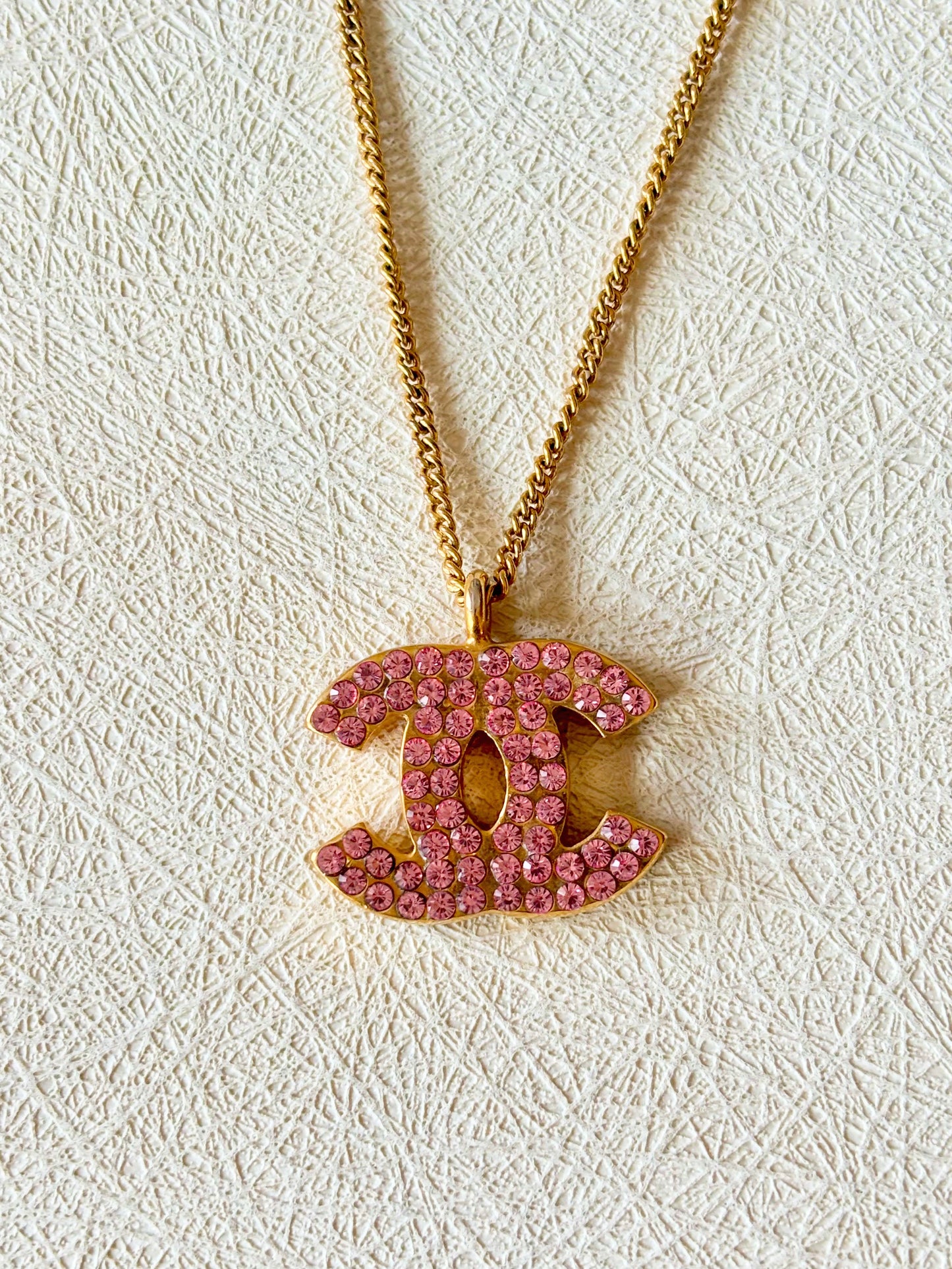 CHANEL Collier CC Strass