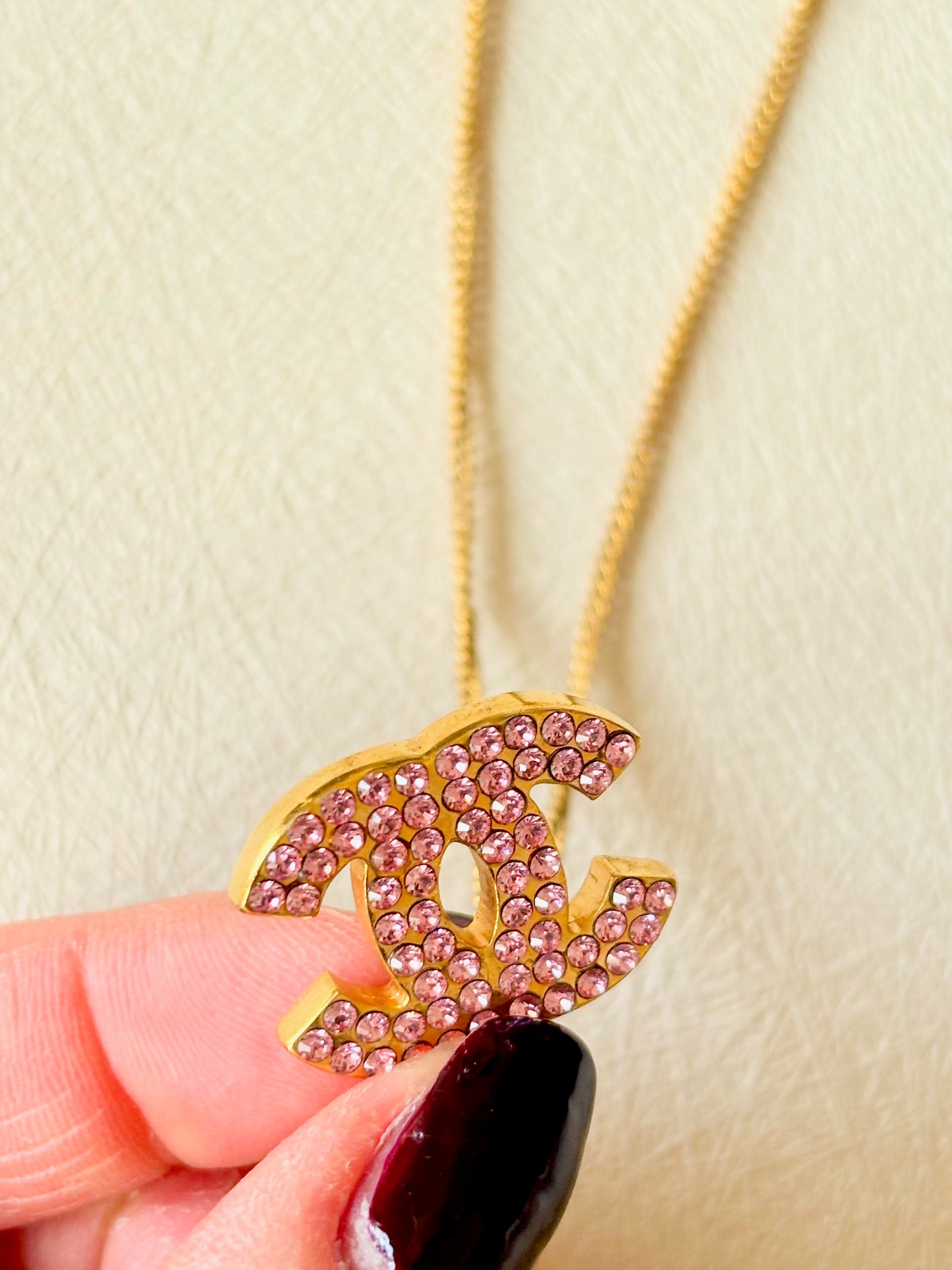 CHANEL Collier CC Strass