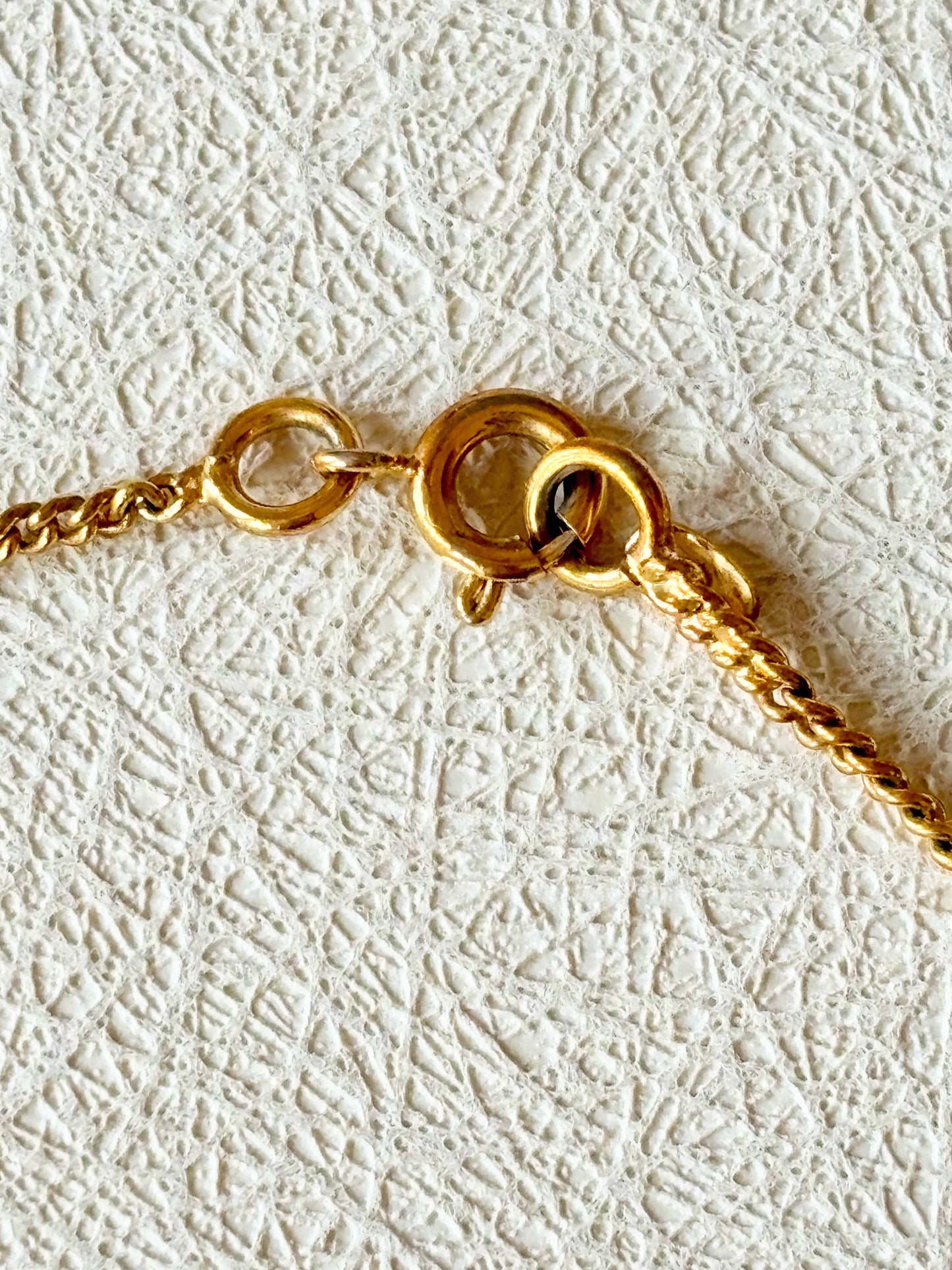 CHANEL Collier CC Strass