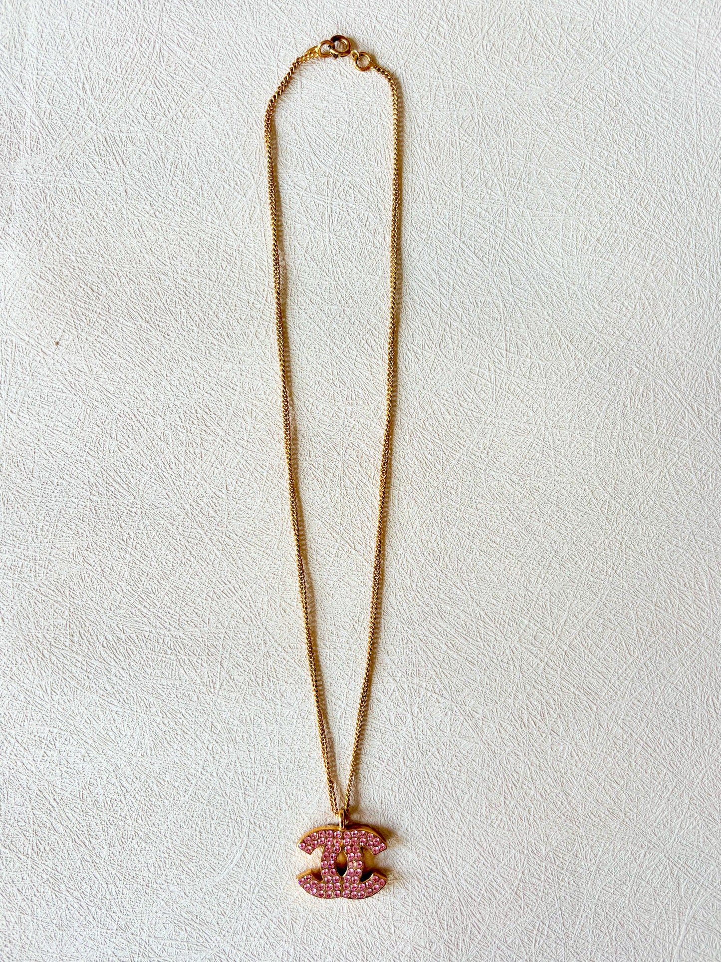 CHANEL Collier CC Strass