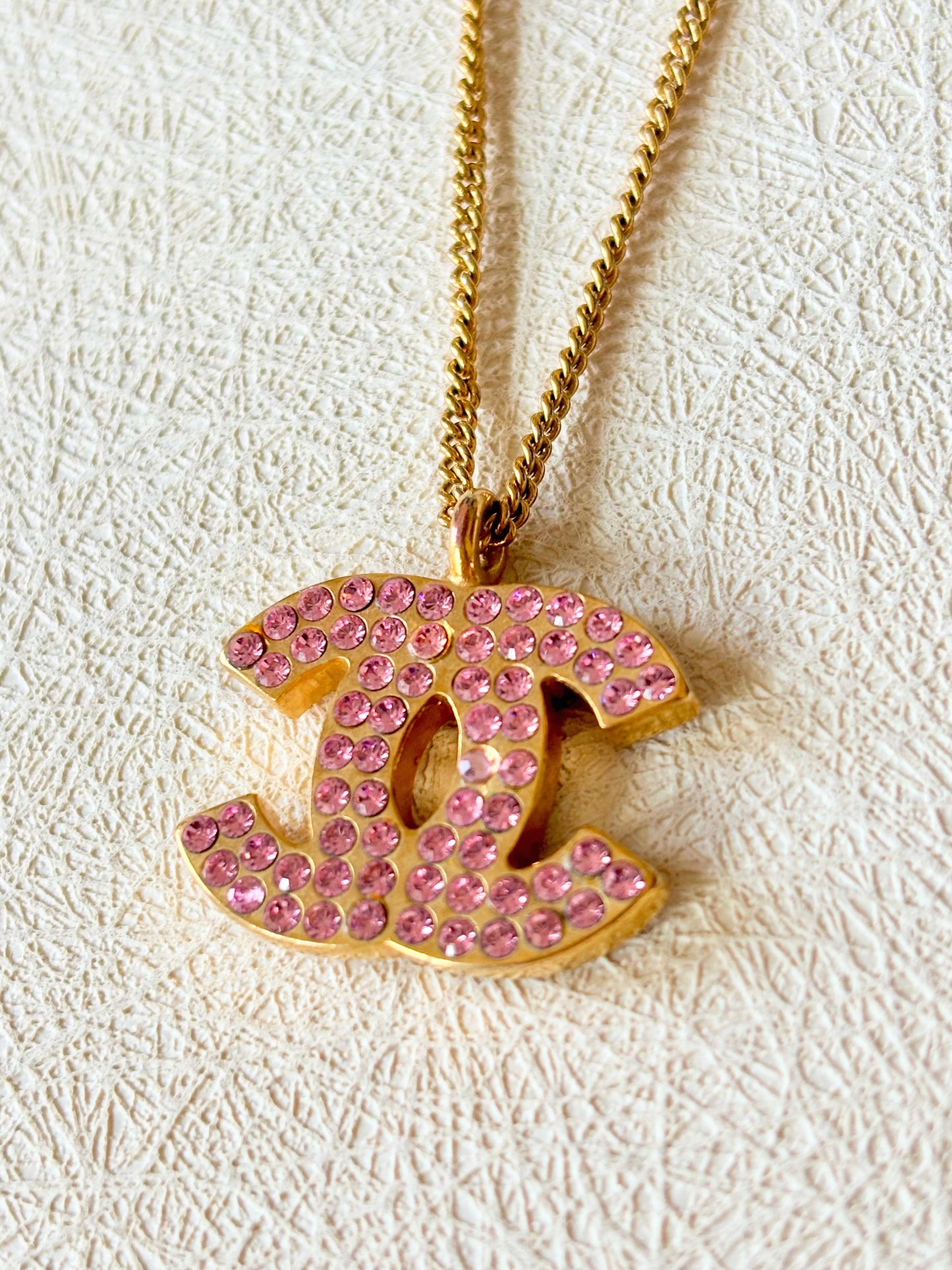 CHANEL Collier CC Strass