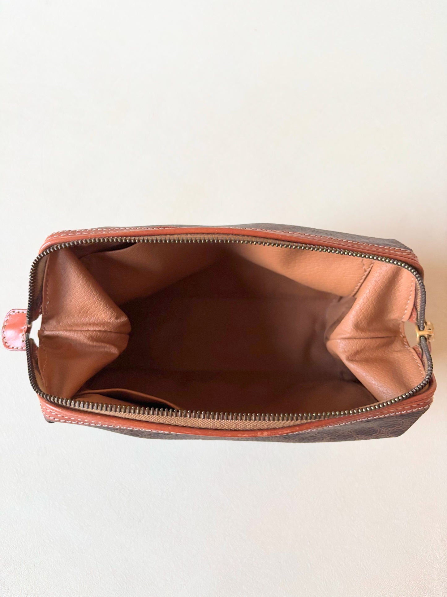 CÉLINE Pochette Triomphe