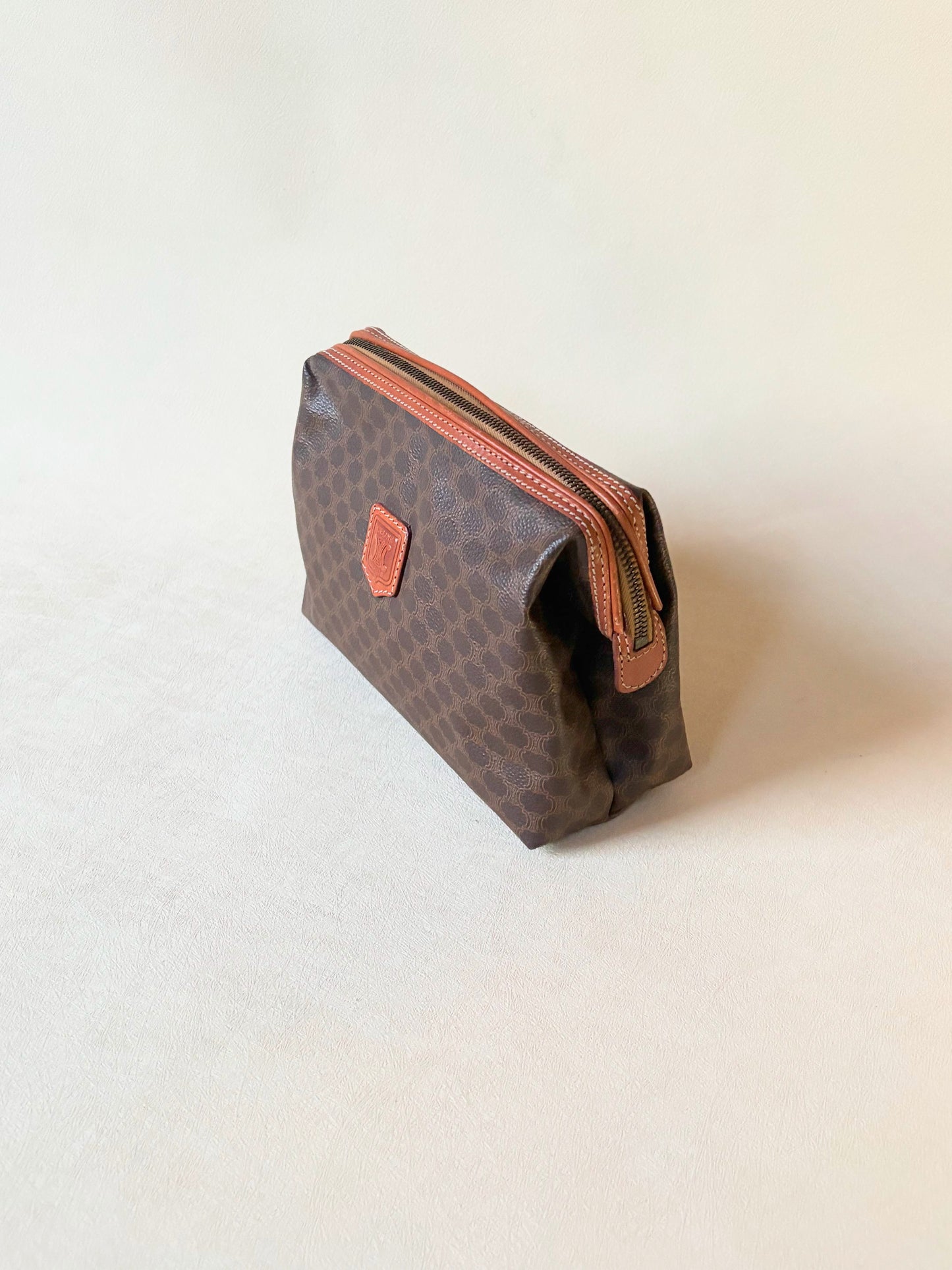 CÉLINE Pochette Triomphe