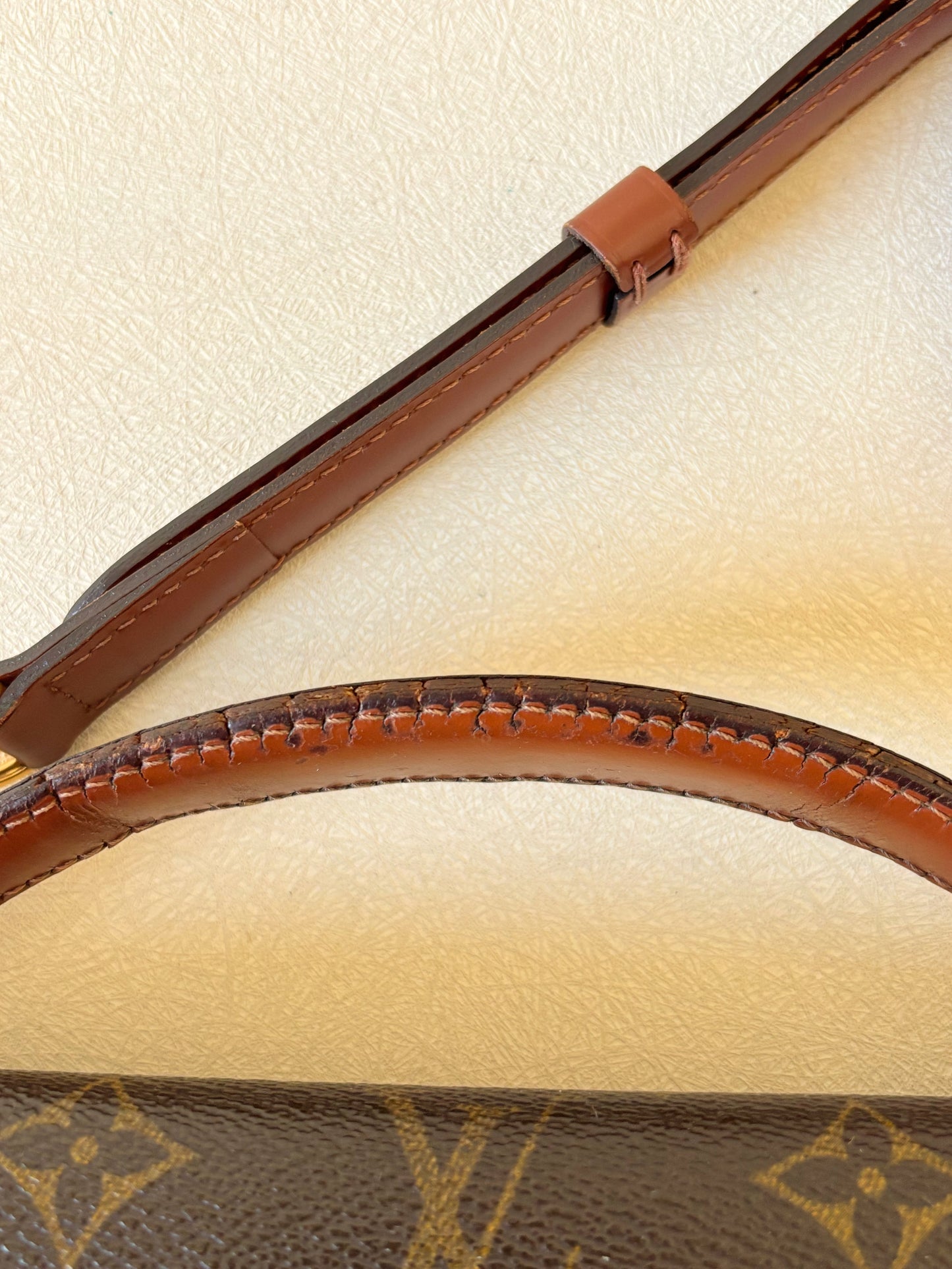 LOUIS VUITTON Sac Monceau 26
