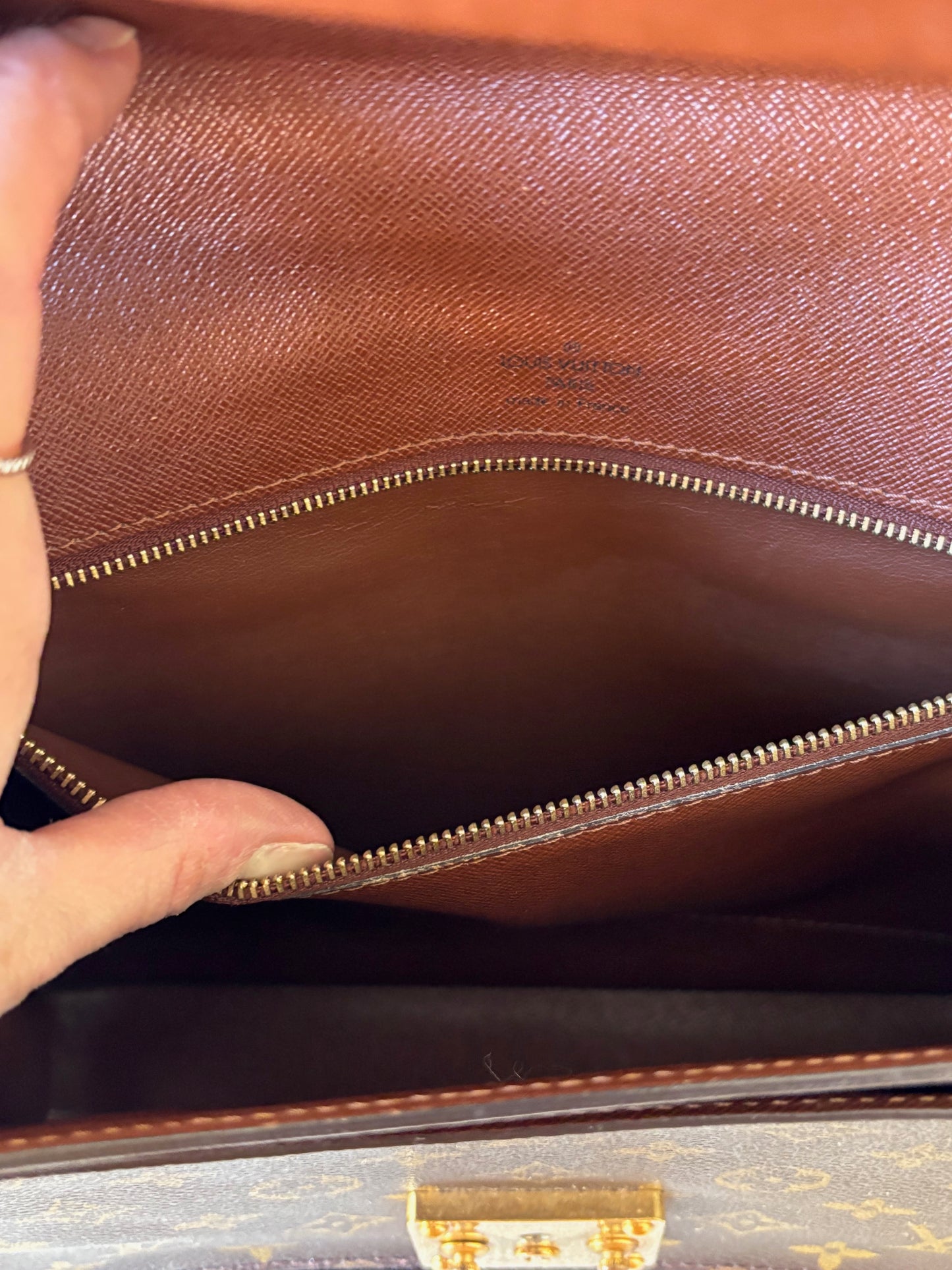 LOUIS VUITTON Sac Monceau 26