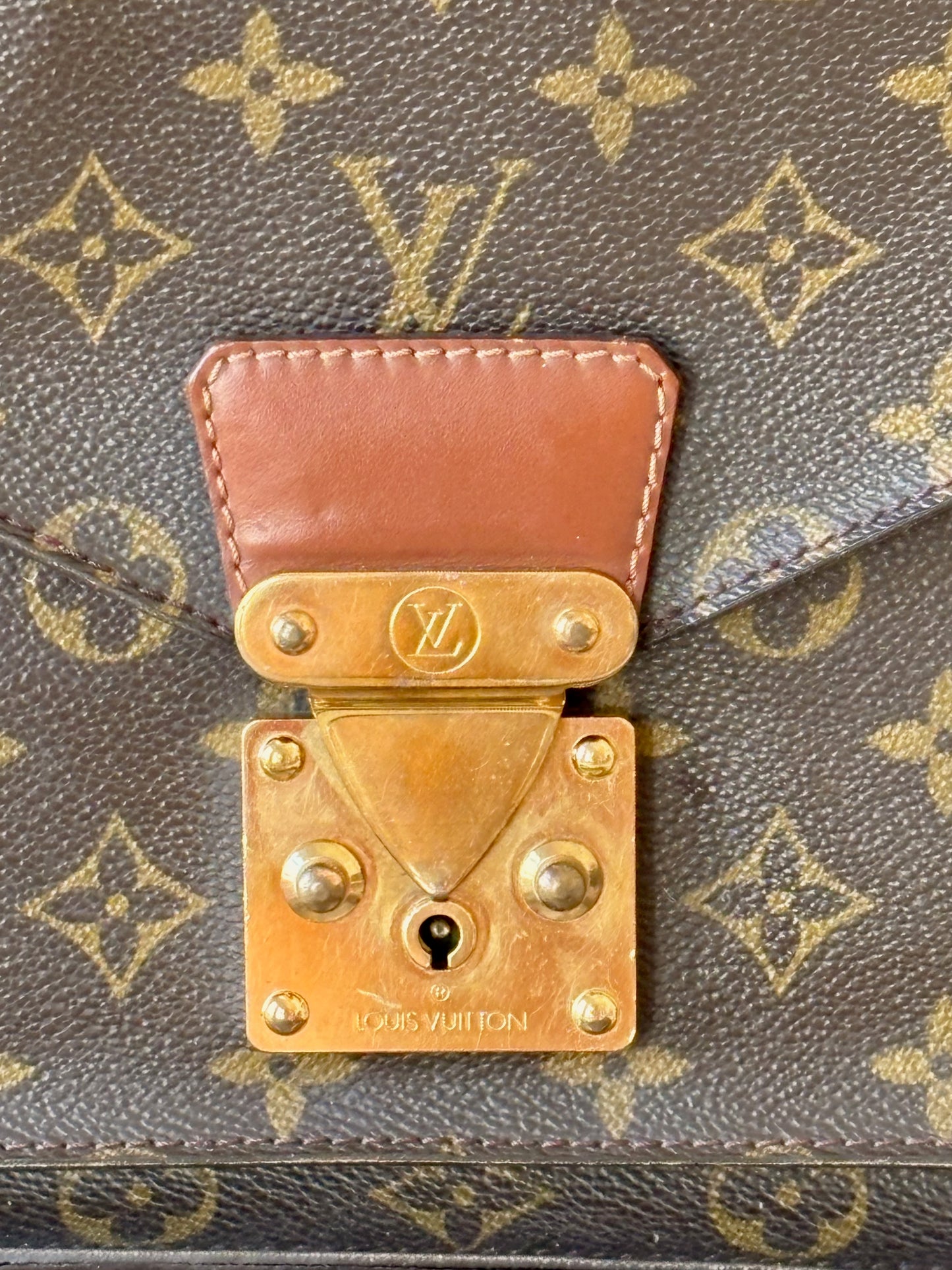 LOUIS VUITTON Sac Monceau 26