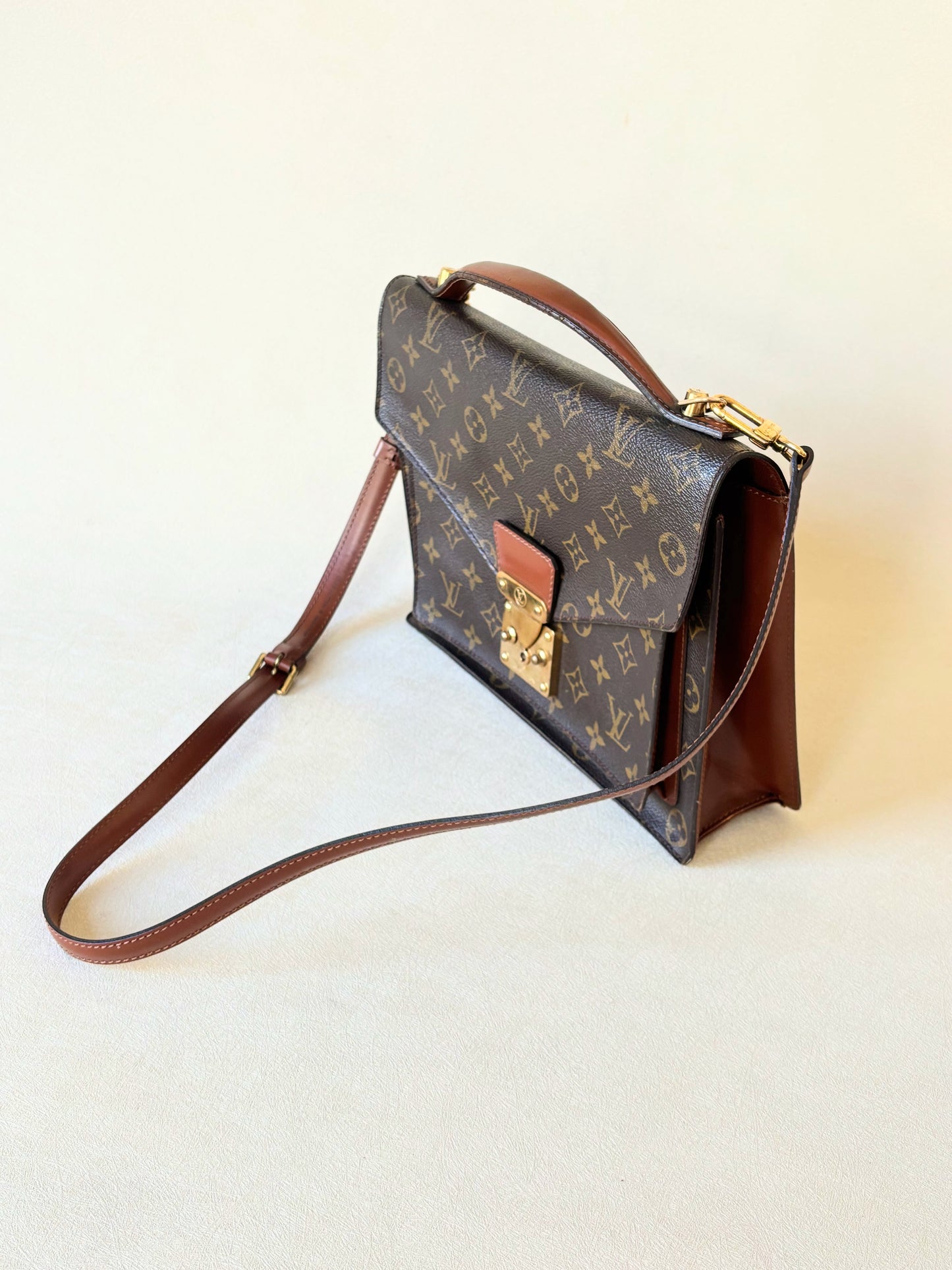 LOUIS VUITTON Sac Monceau 26