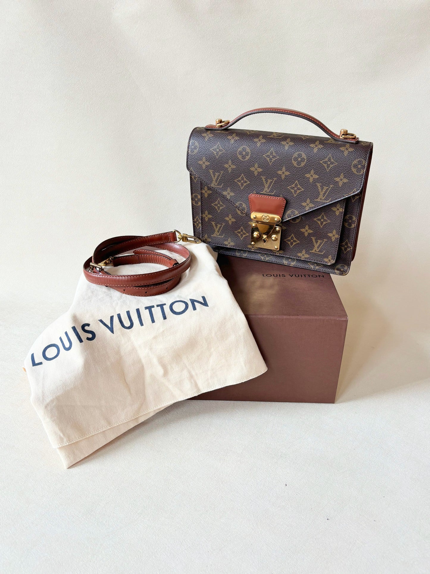 LOUIS VUITTON Sac Monceau