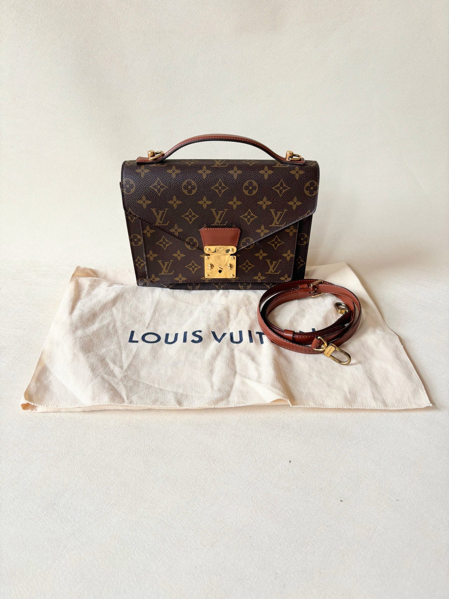 LOUIS VUITTON Sac Monceau