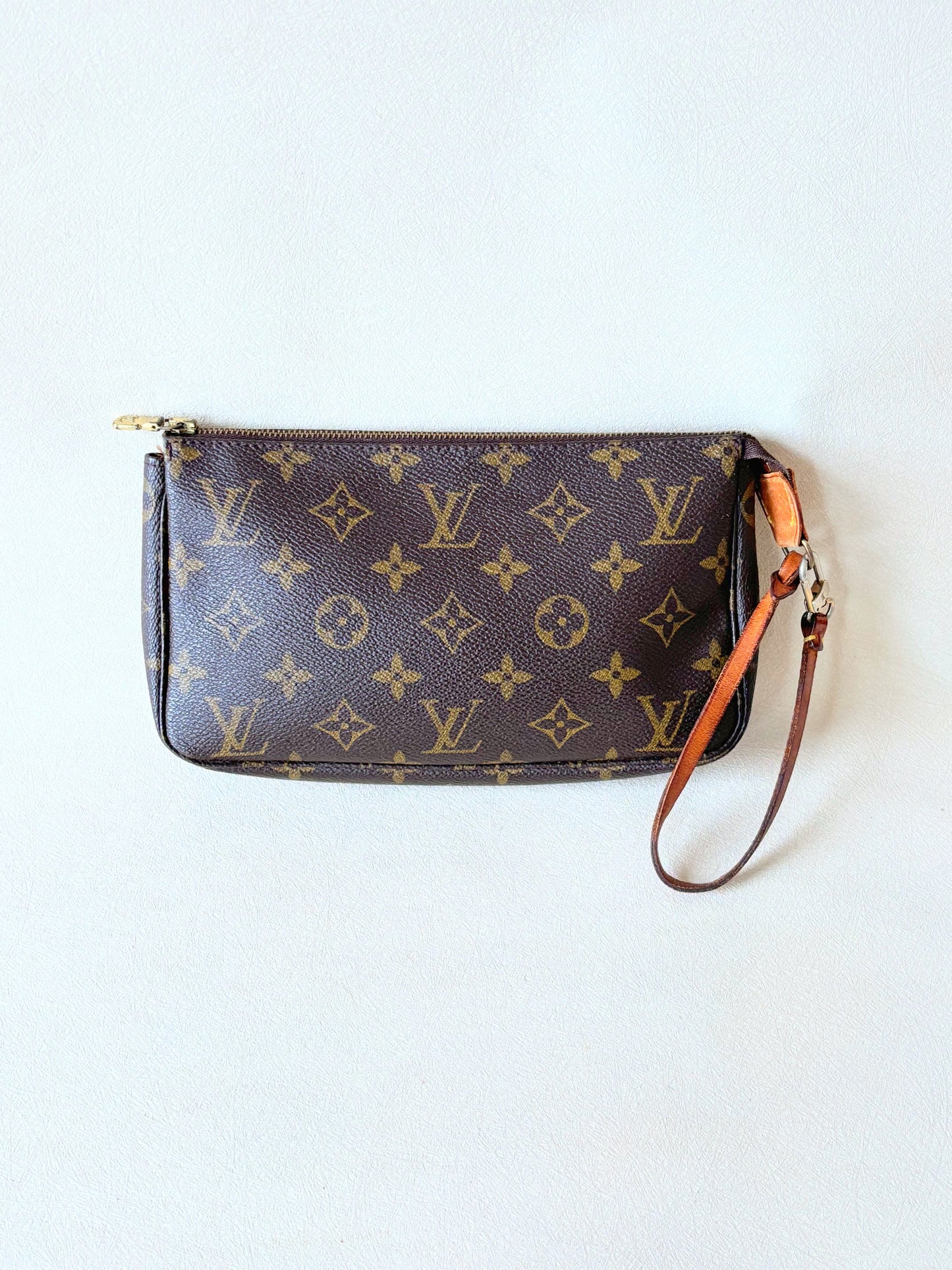 LOUIS VUITTON Pochette Accessoires
