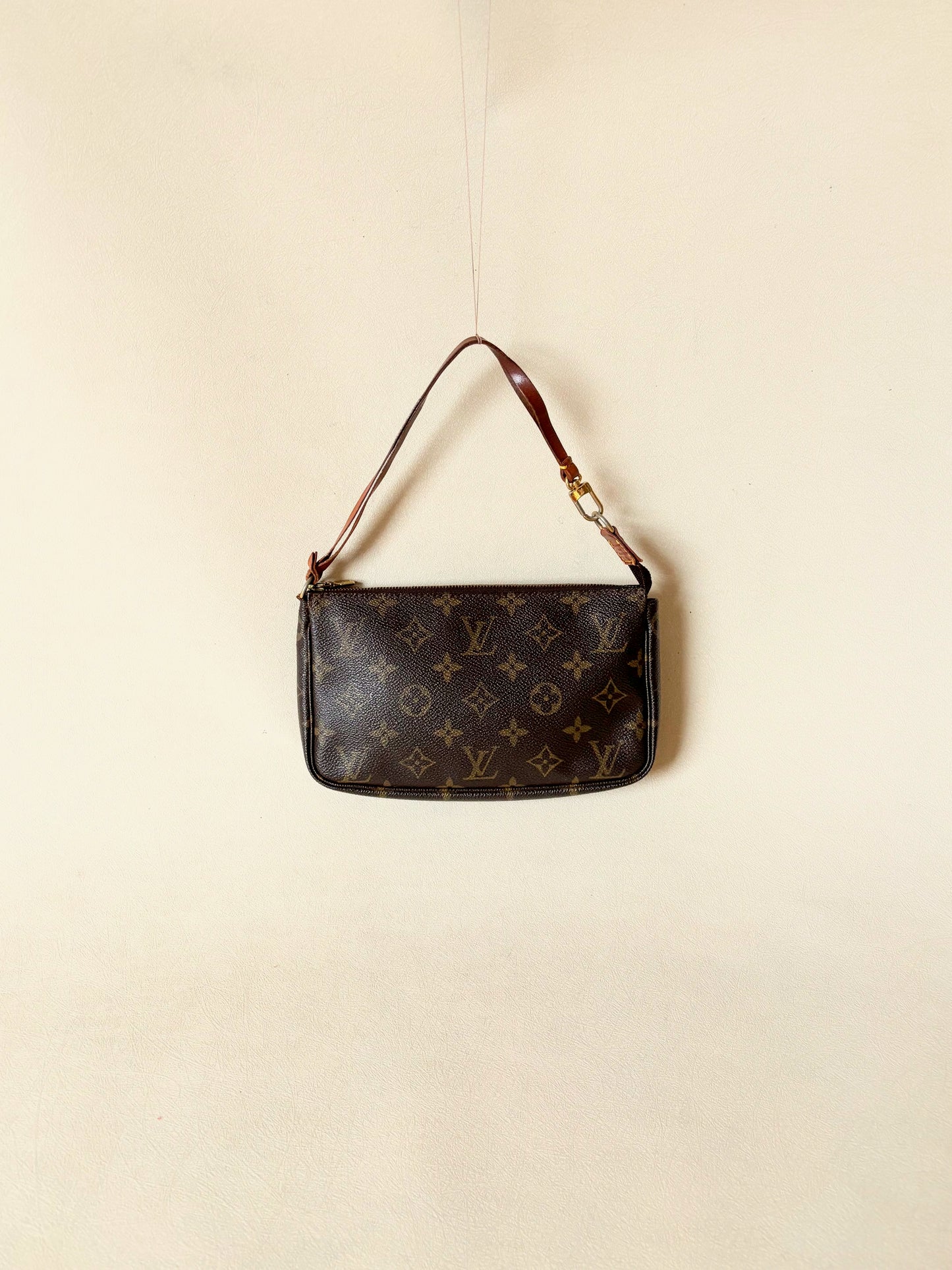 LOUIS VUITTON Pochette Accessoires