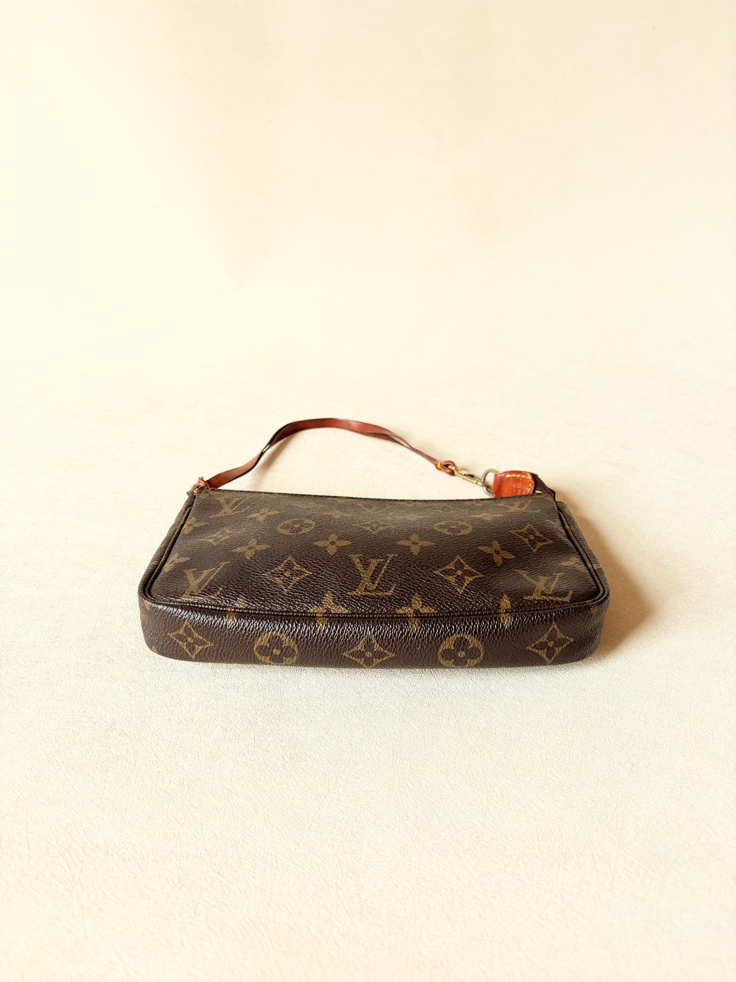 LOUIS VUITTON Pochette Accessoires