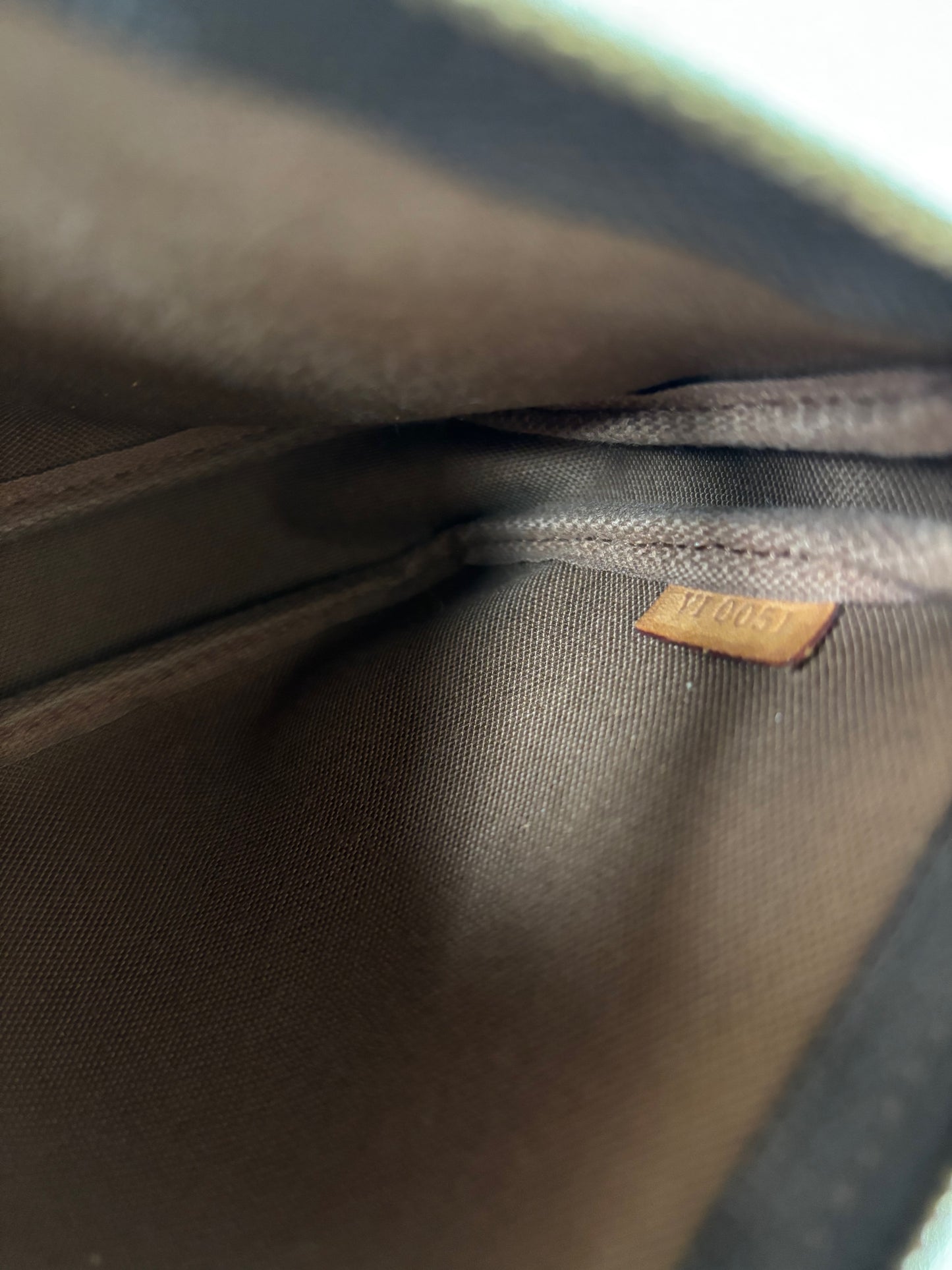 LOUIS VUITTON Pochette Accessoires