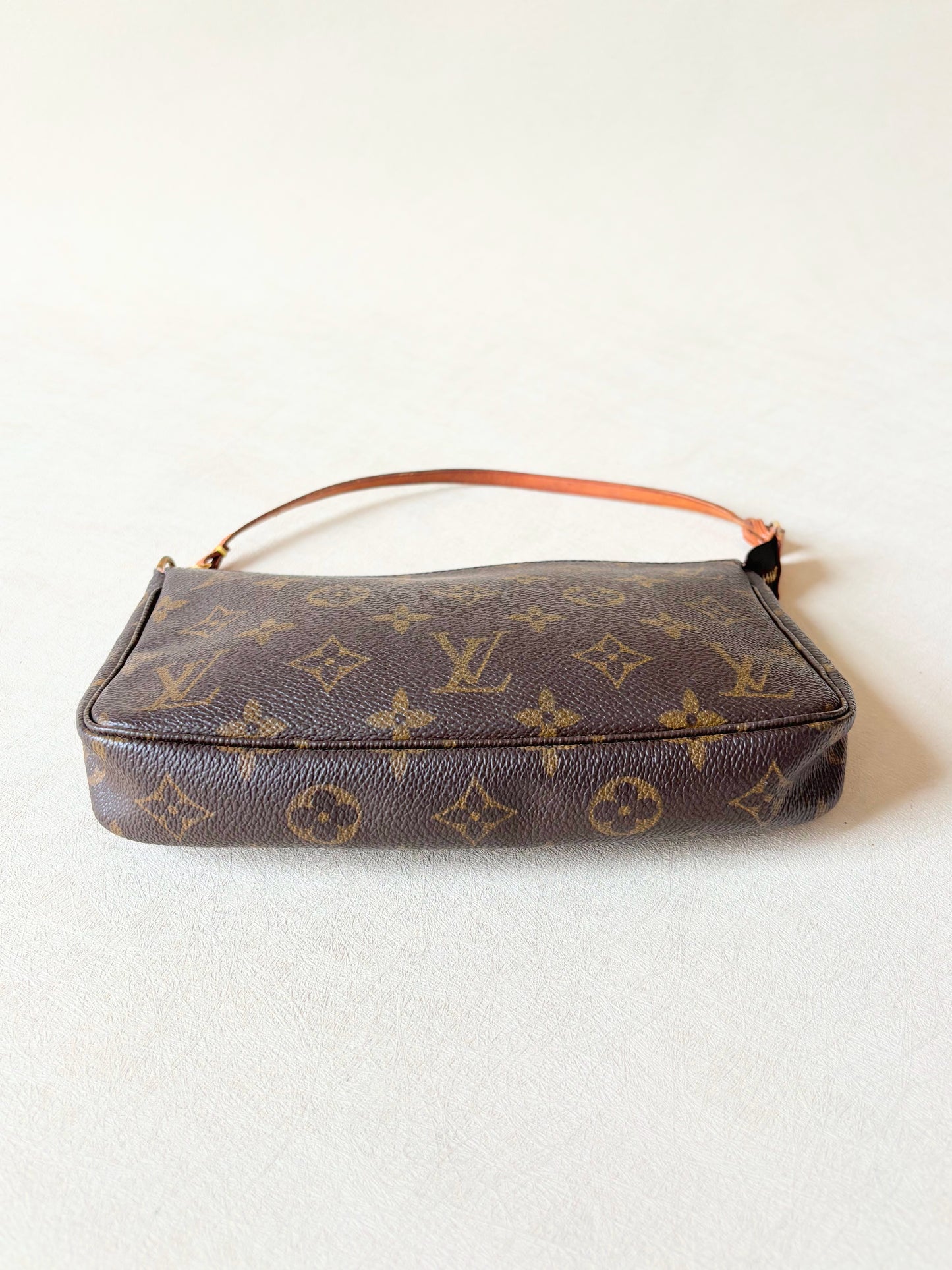 LOUIS VUITTON Pochette Accessoires