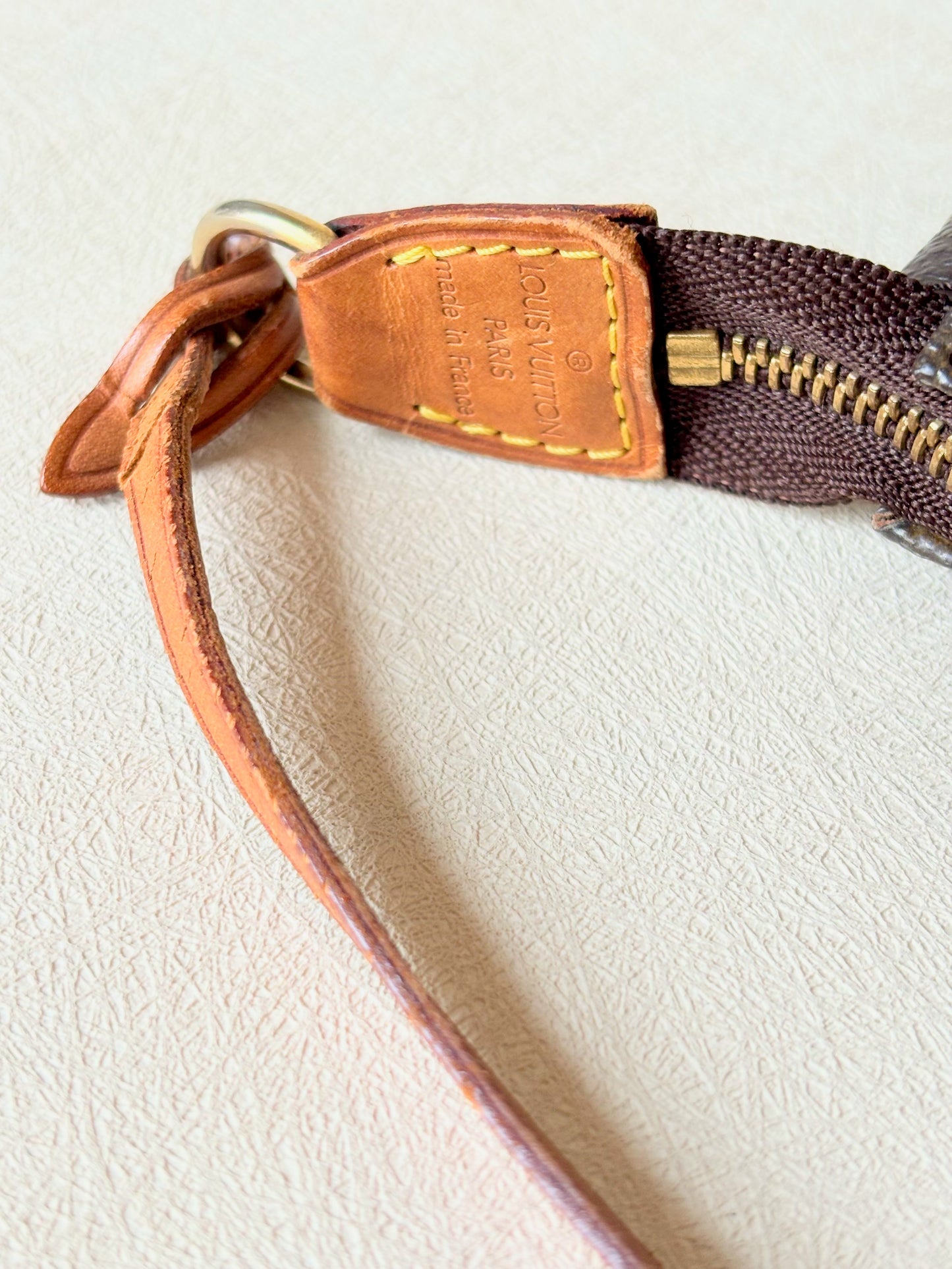 LOUIS VUITTON Pochette Accessoires