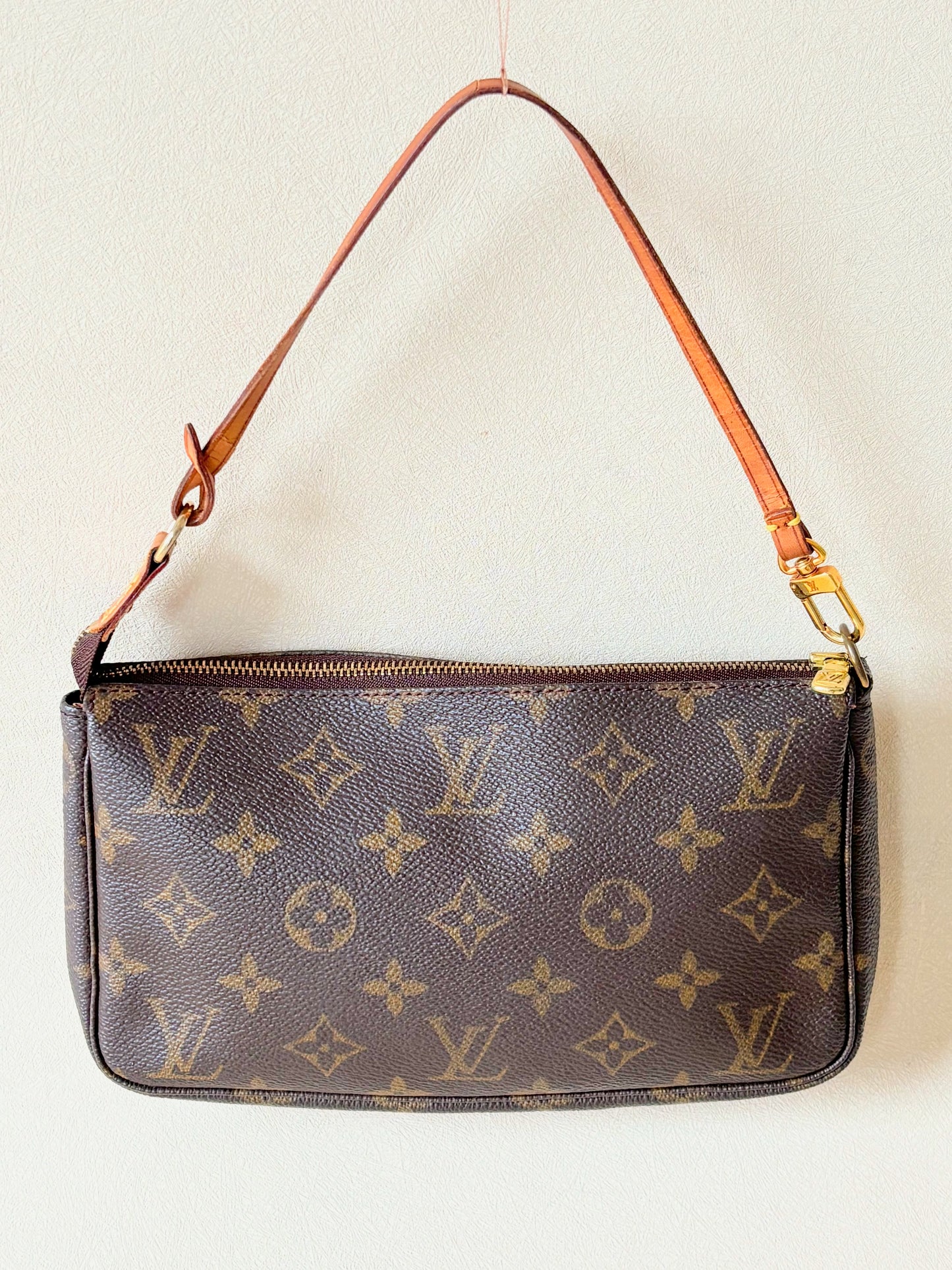 LOUIS VUITTON Pochette Accessoires