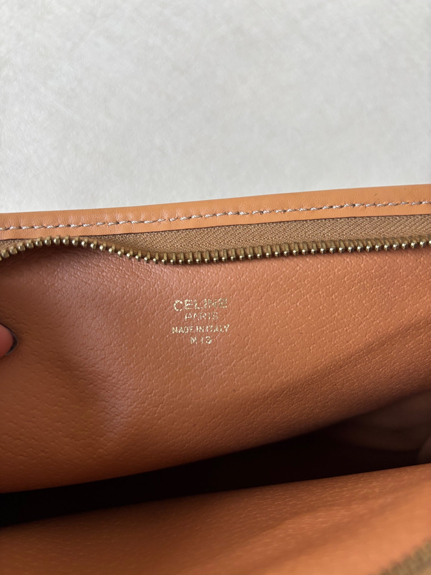 CÉLINE Pochette Triomphe
