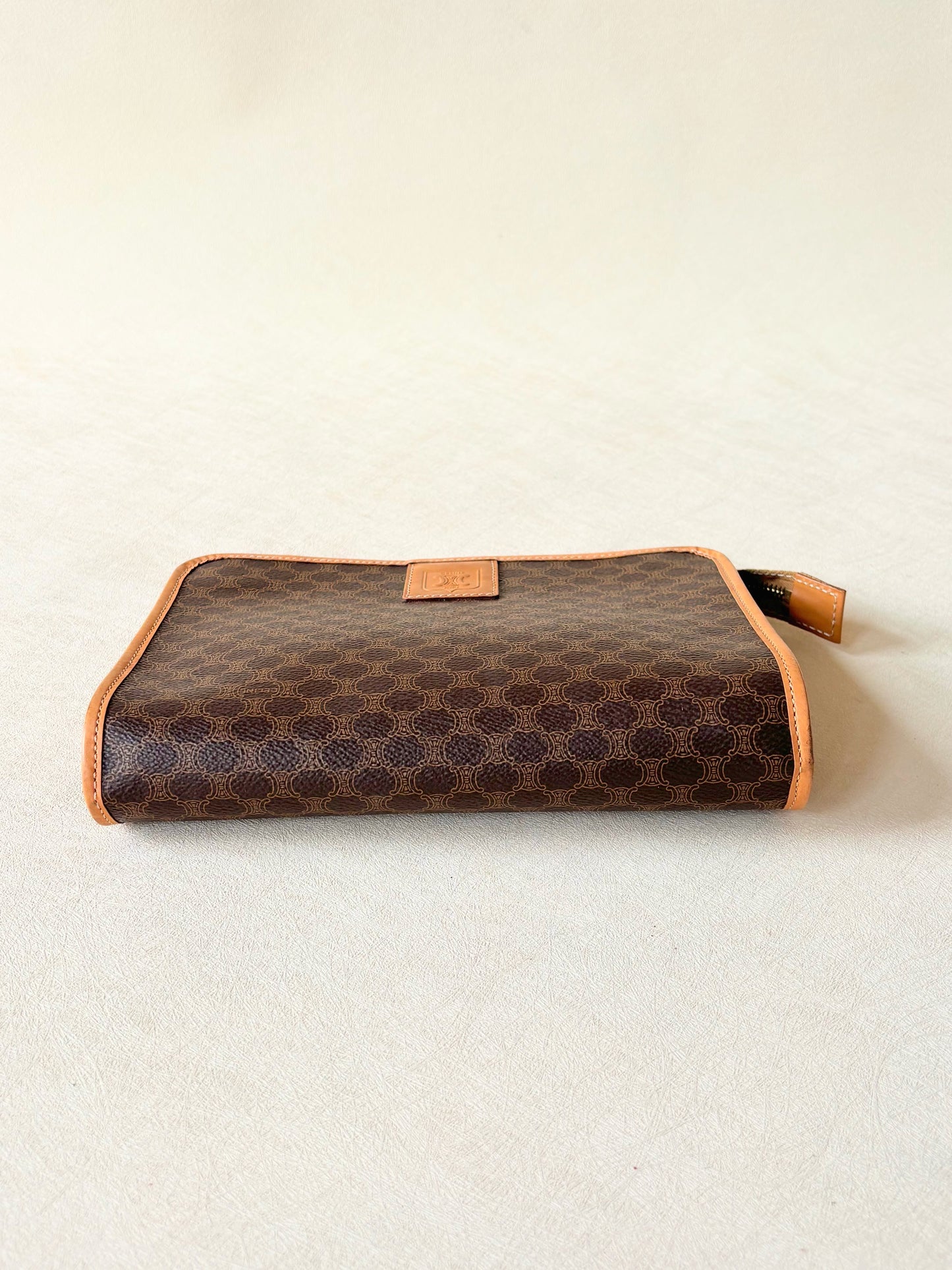 CÉLINE Pochette Triomphe