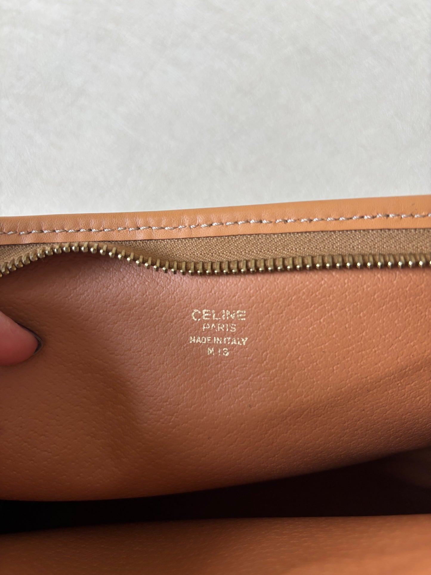 CÉLINE Pochette Triomphe