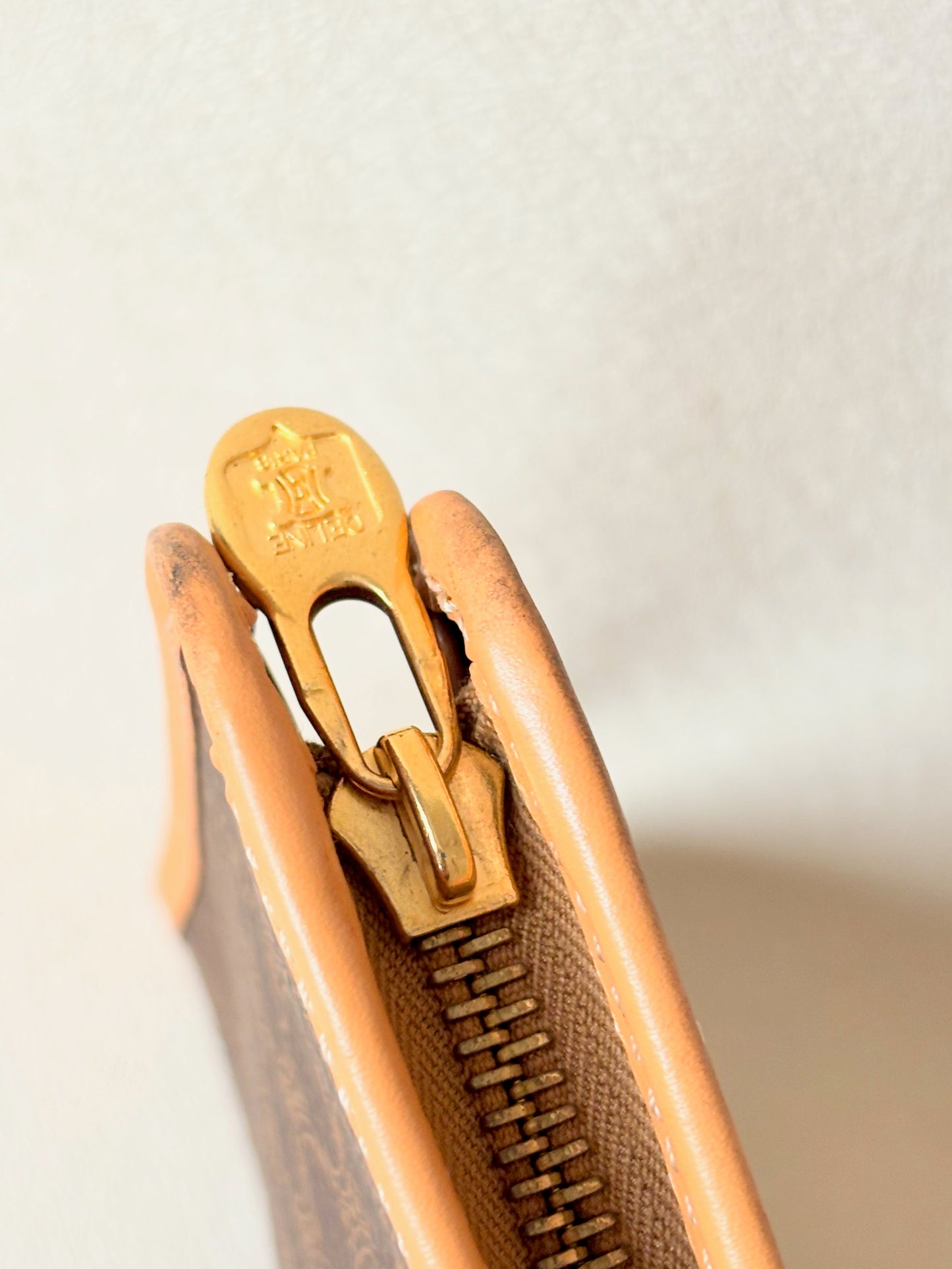 CÉLINE Pochette Triomphe