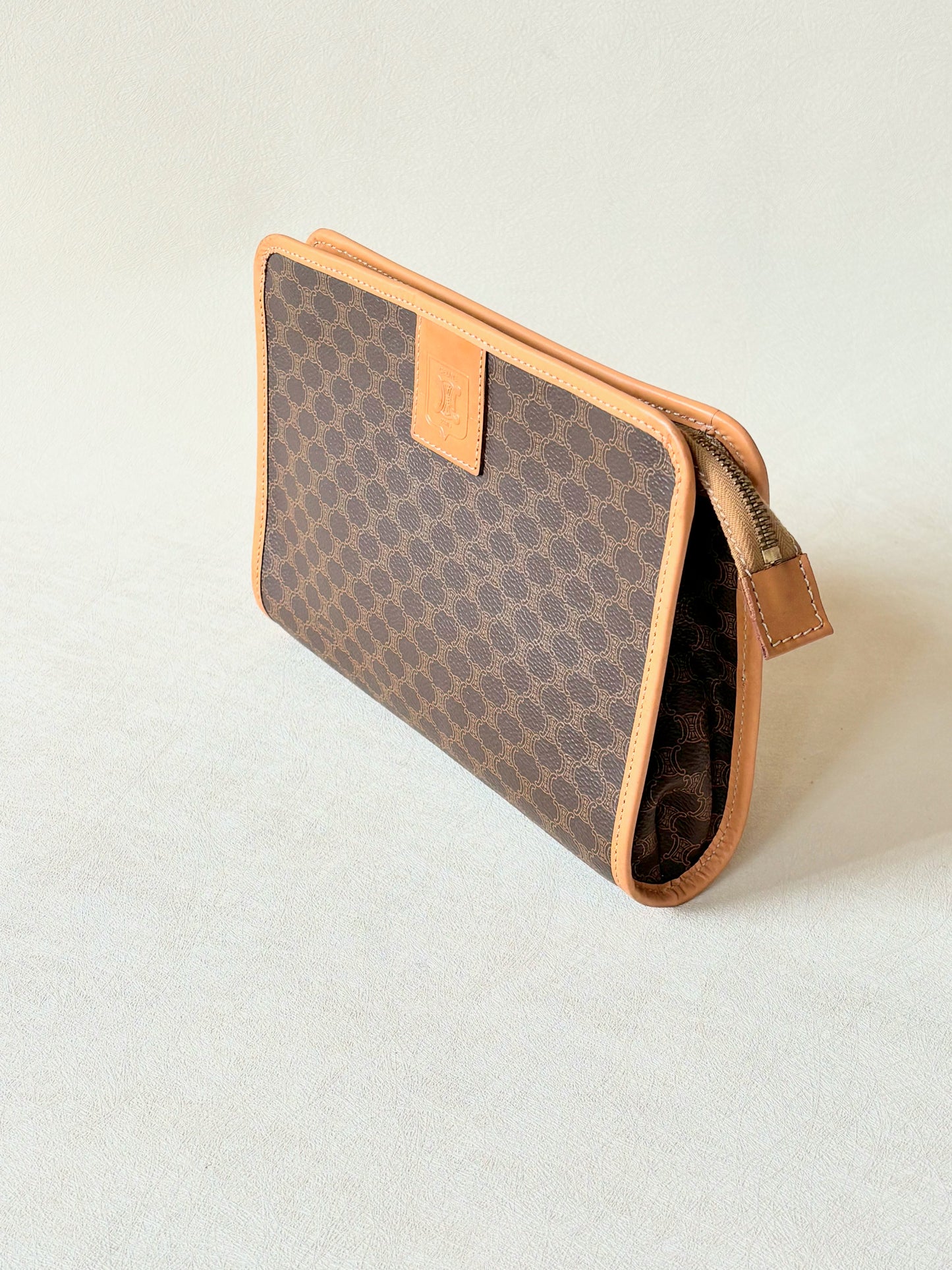 CÉLINE Pochette Triomphe