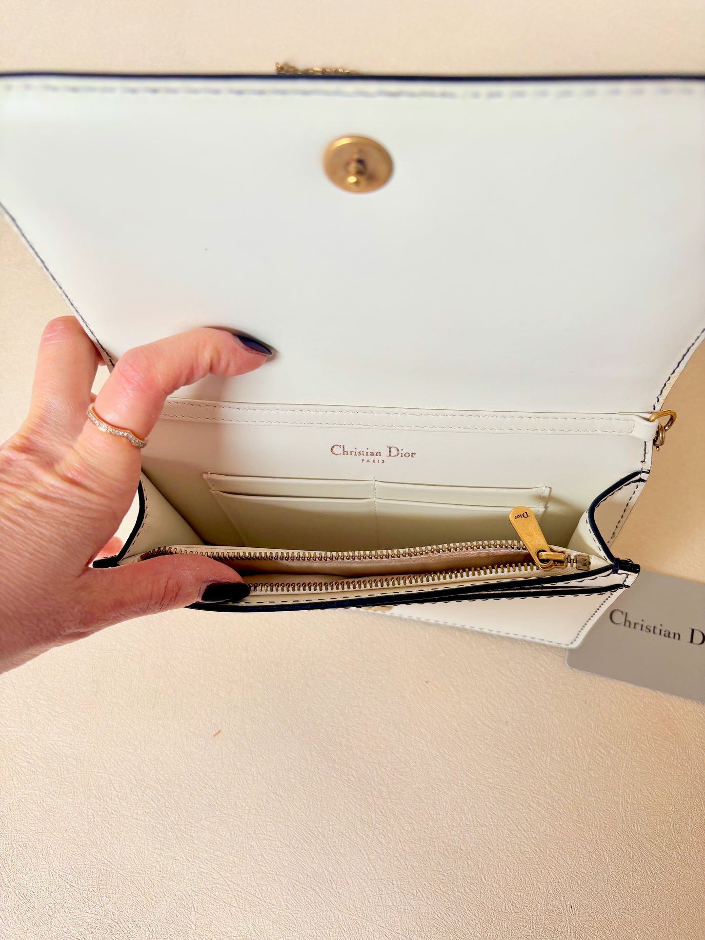 DIOR Sac Wallet on Chain