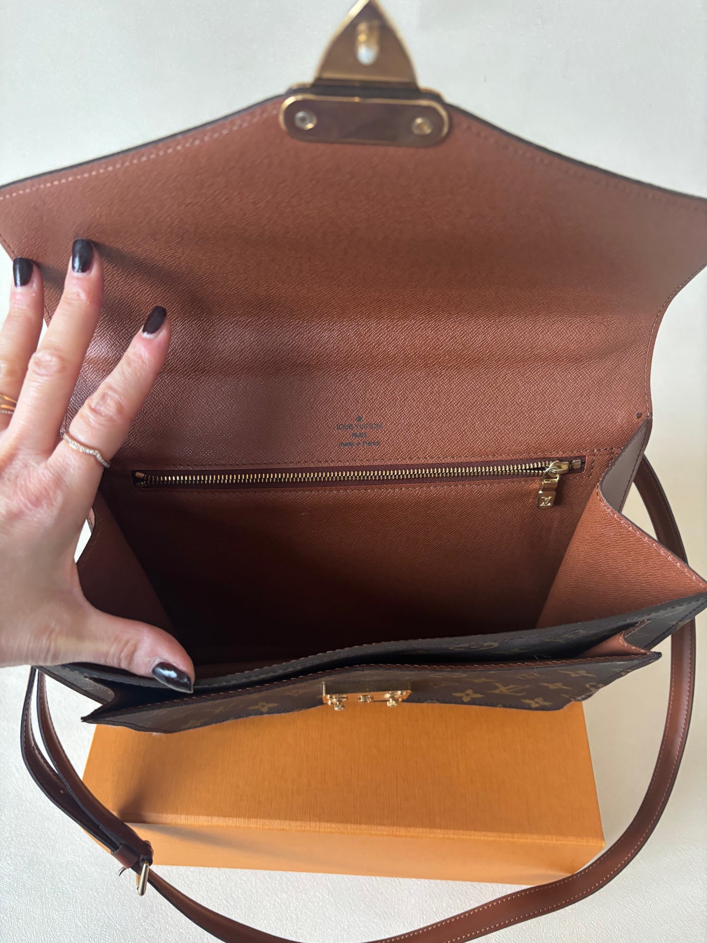 LOUIS VUITTON Sac Monceau 26