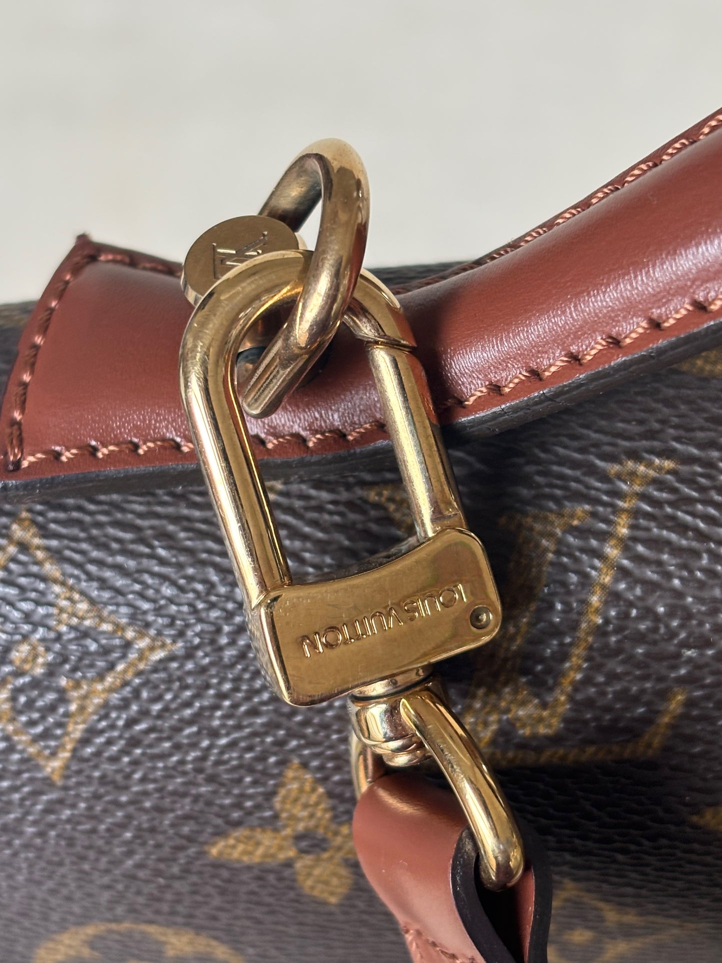 LOUIS VUITTON Sac Monceau 26