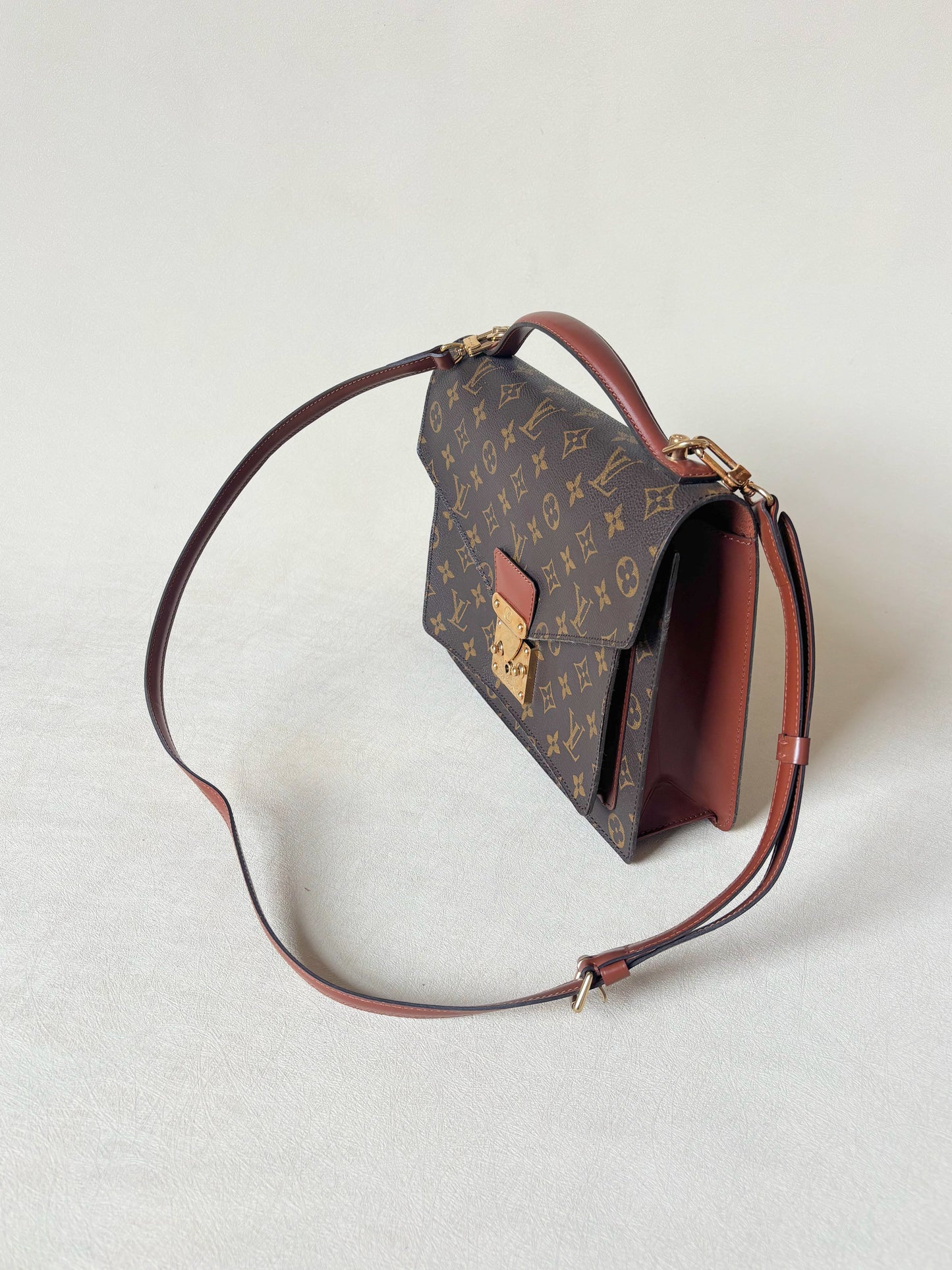 LOUIS VUITTON Sac Monceau 26