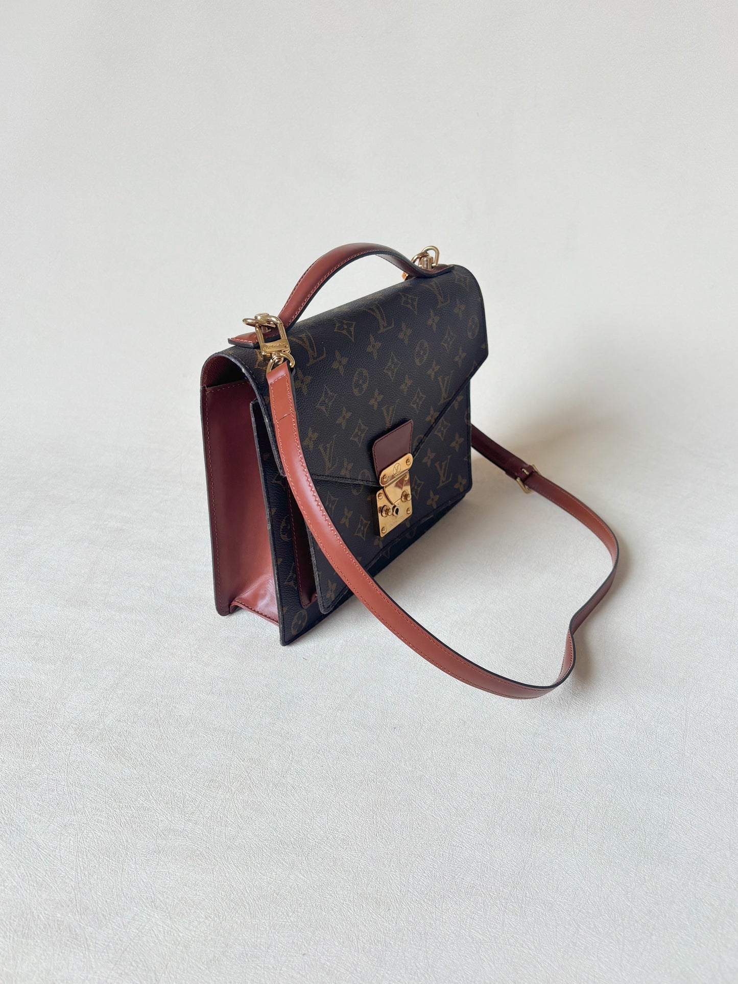 LOUIS VUITTON Sac Monceau 26