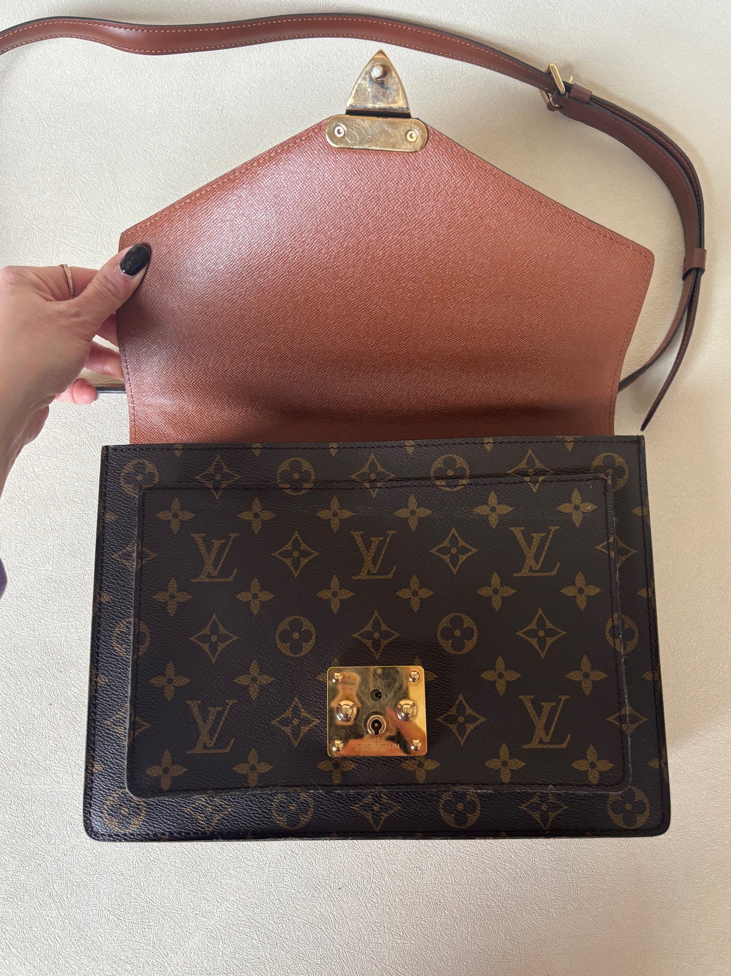 LOUIS VUITTON Sac Monceau 26