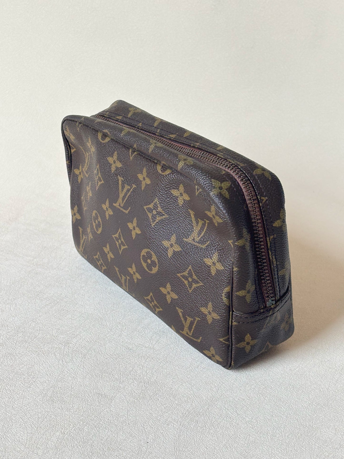 LOUIS VUITTON Pochette