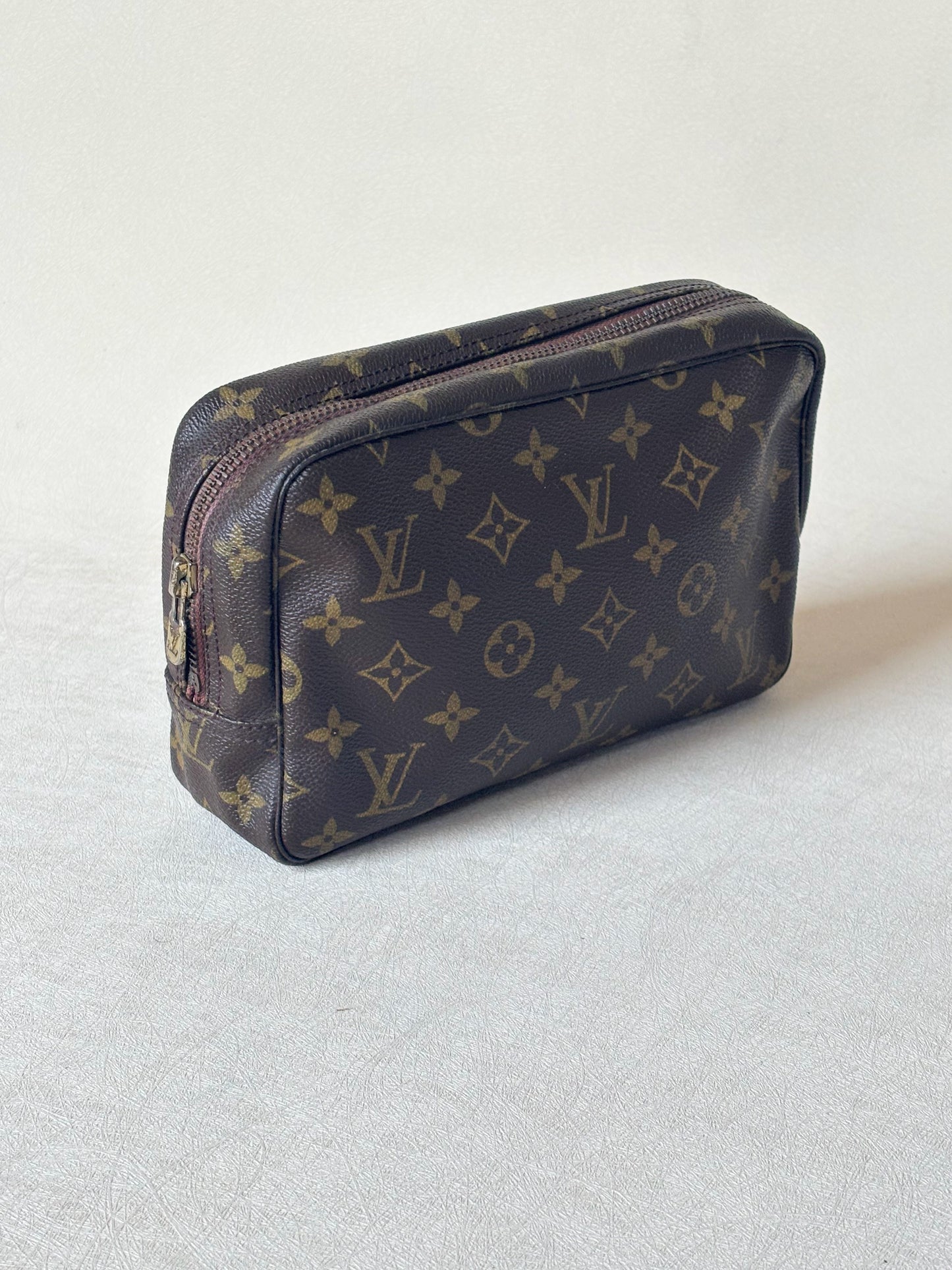 LOUIS VUITTON Pochette