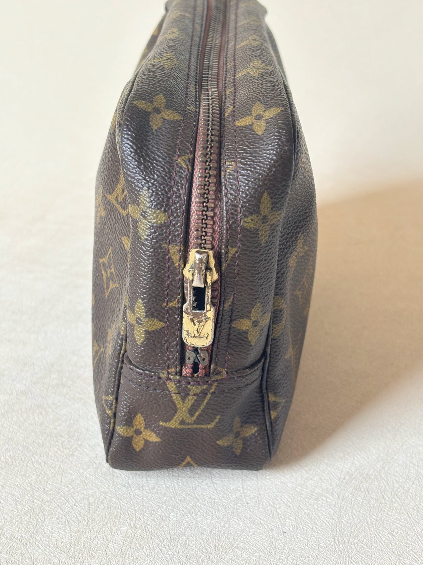 LOUIS VUITTON Pochette