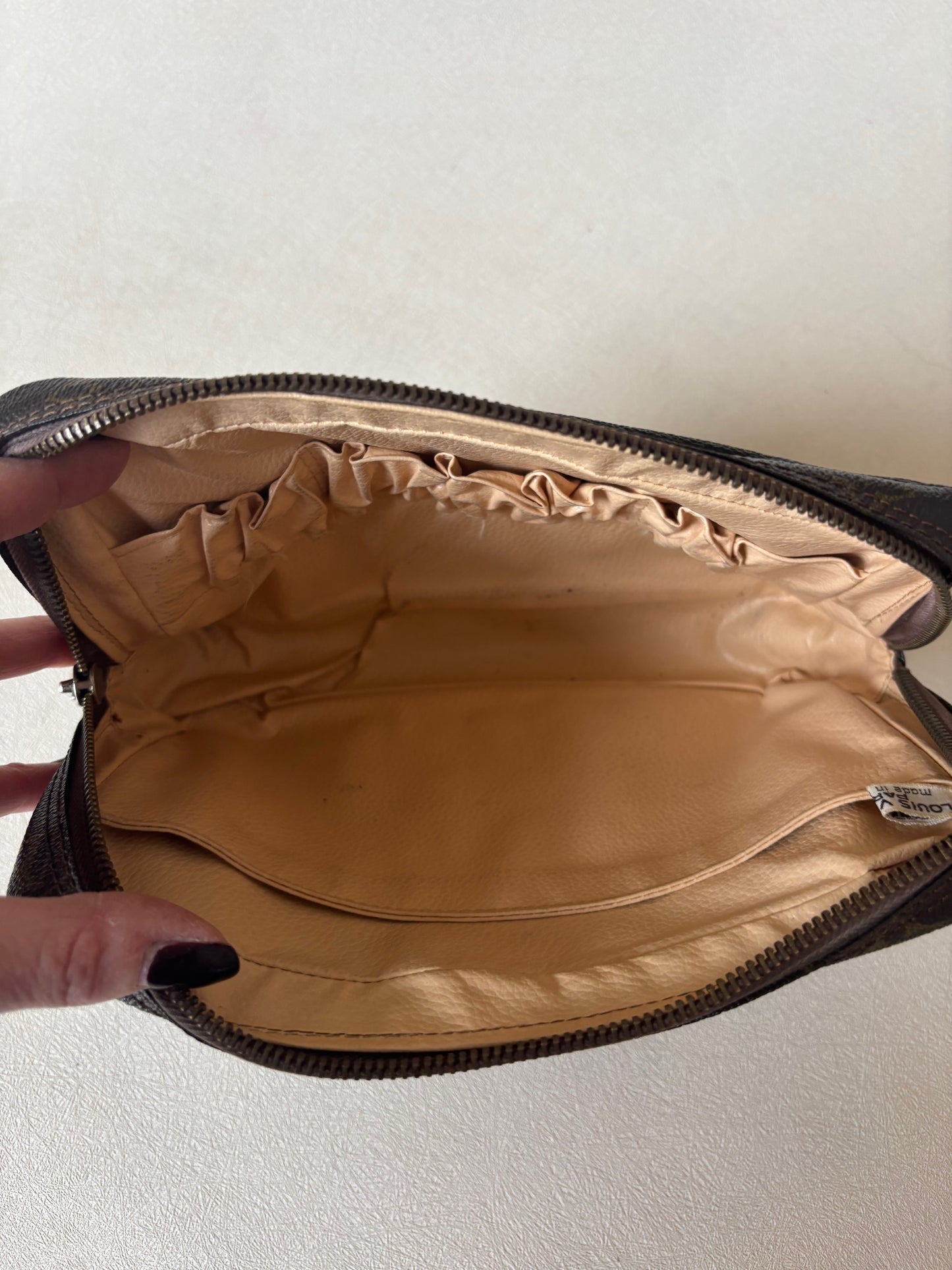 LOUIS VUITTON Pochette