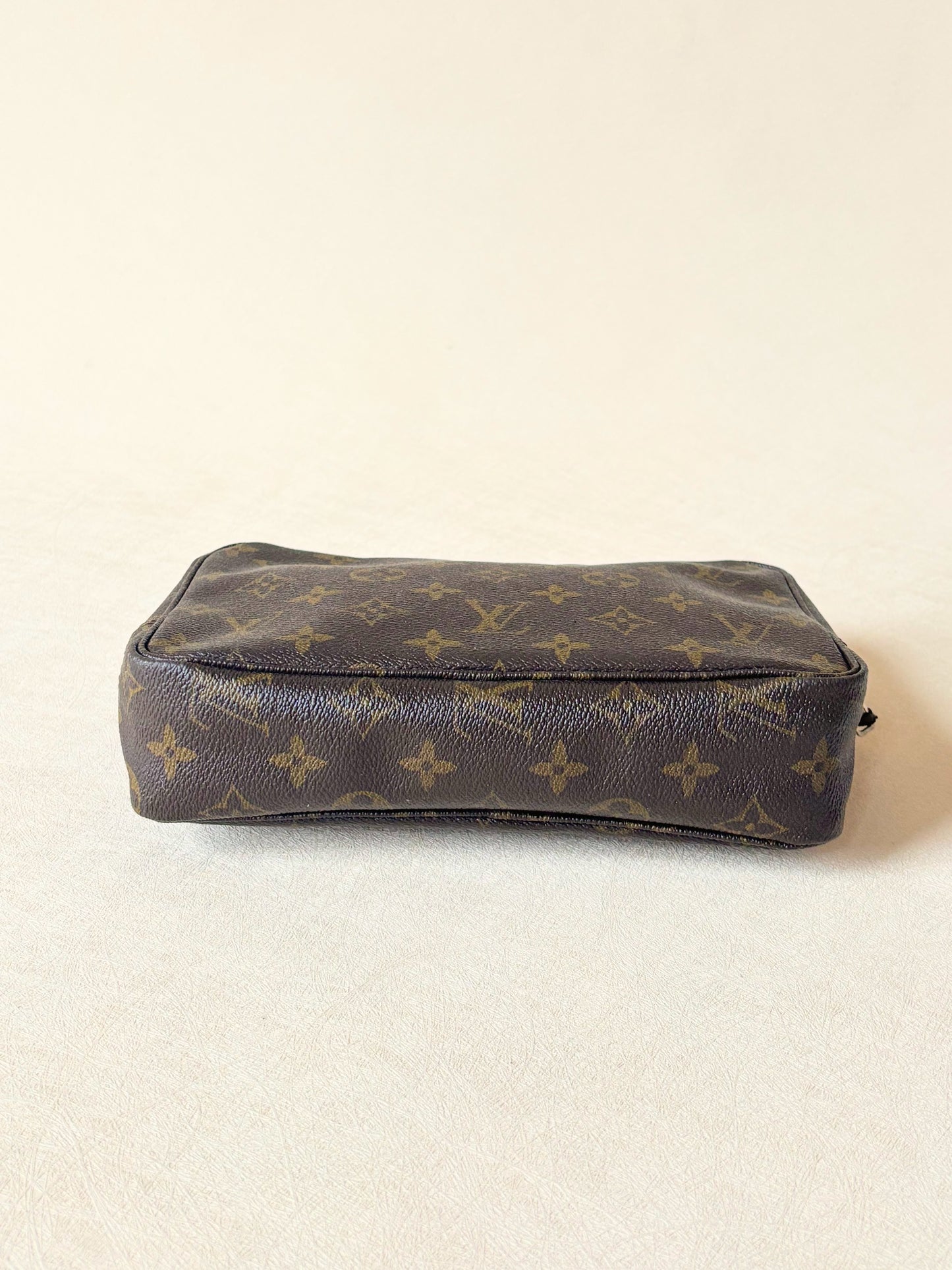 LOUIS VUITTON Pochette