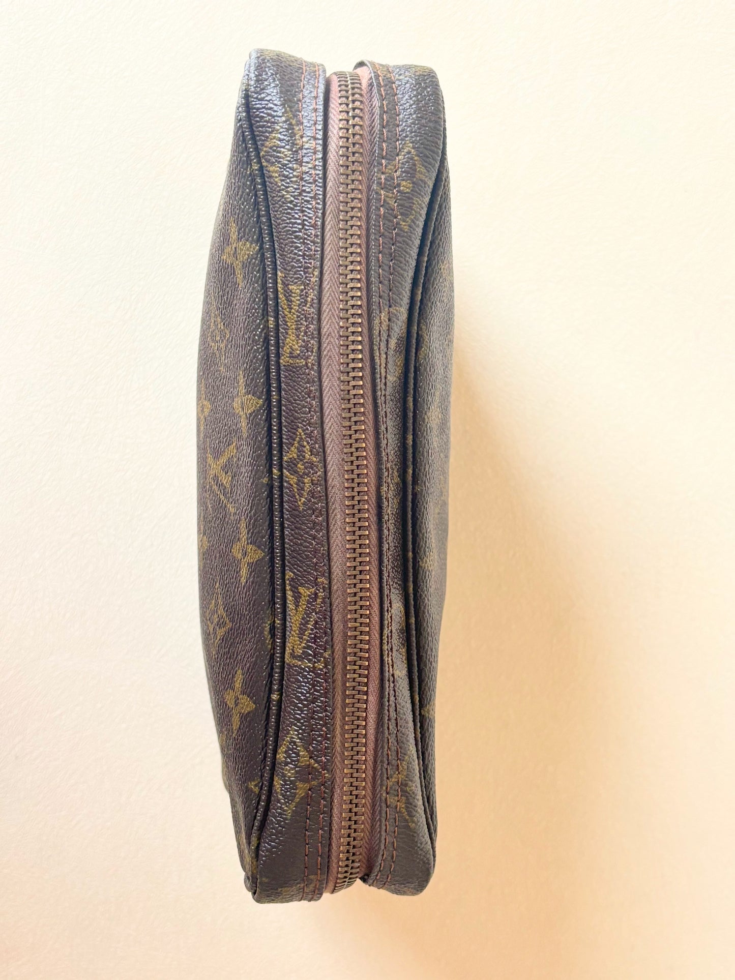 LOUIS VUITTON Pochette