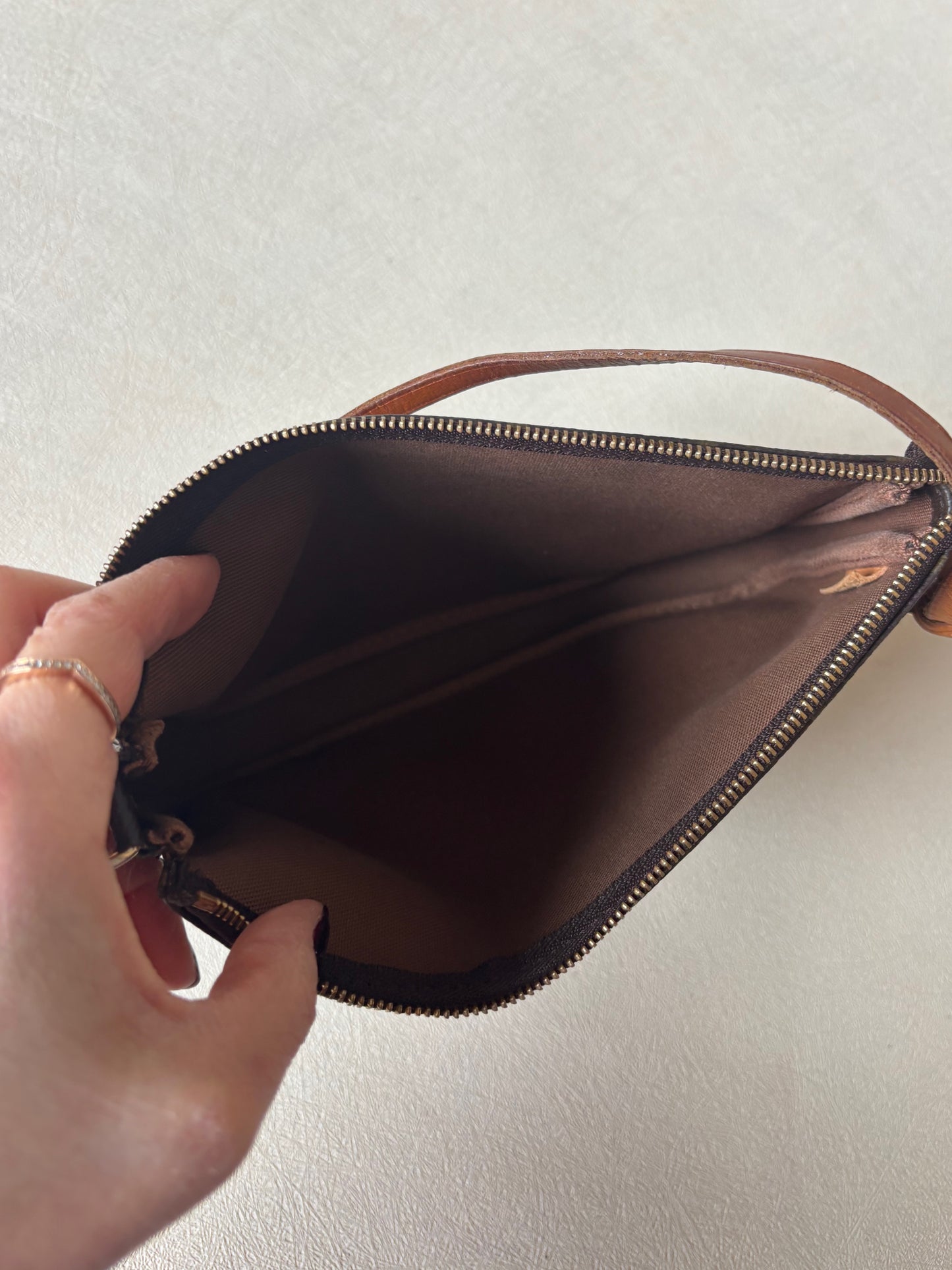 LOUIS VUITTON Pochette Accessoires