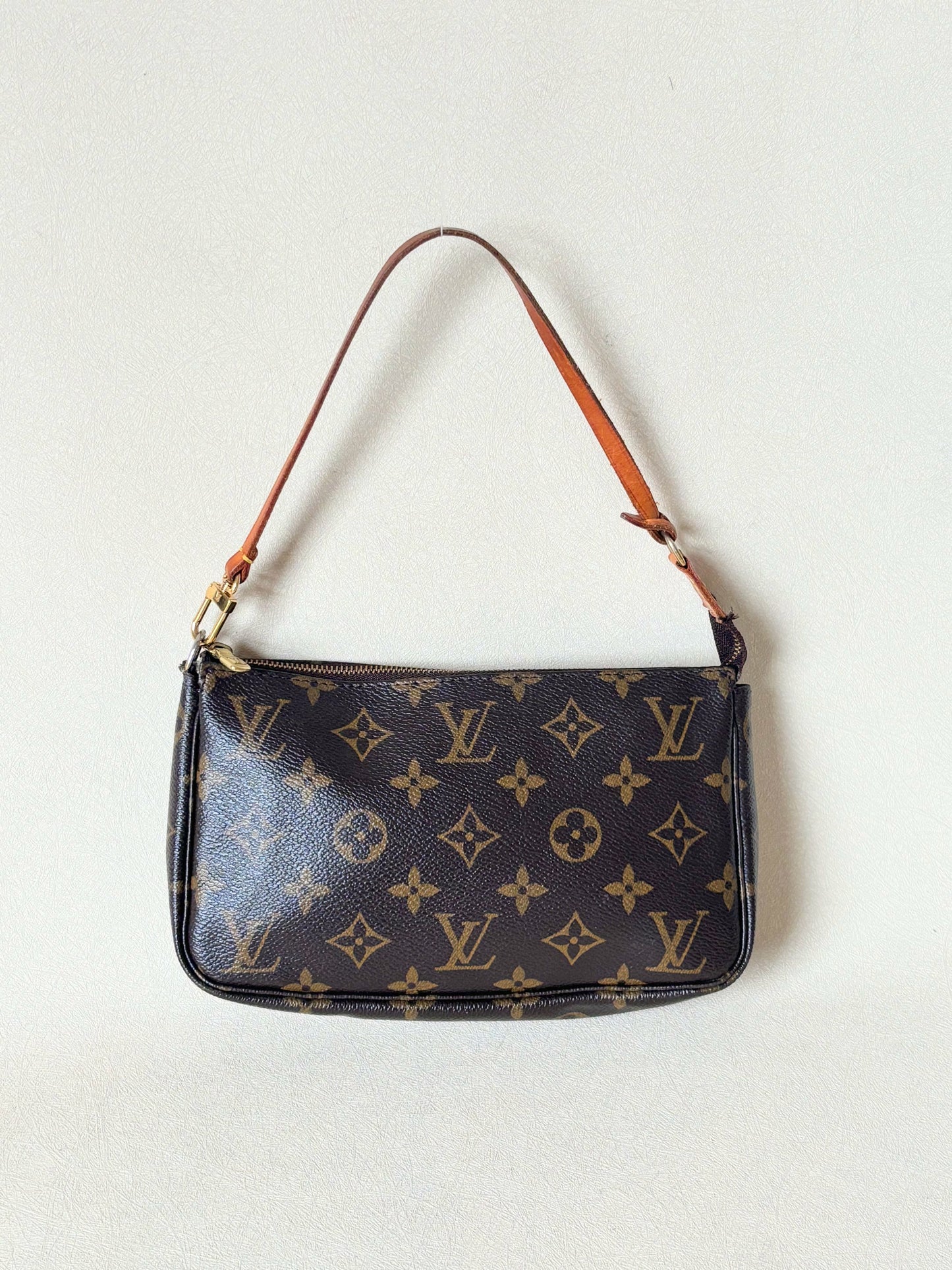 LOUIS VUITTON Pochette Accessoires
