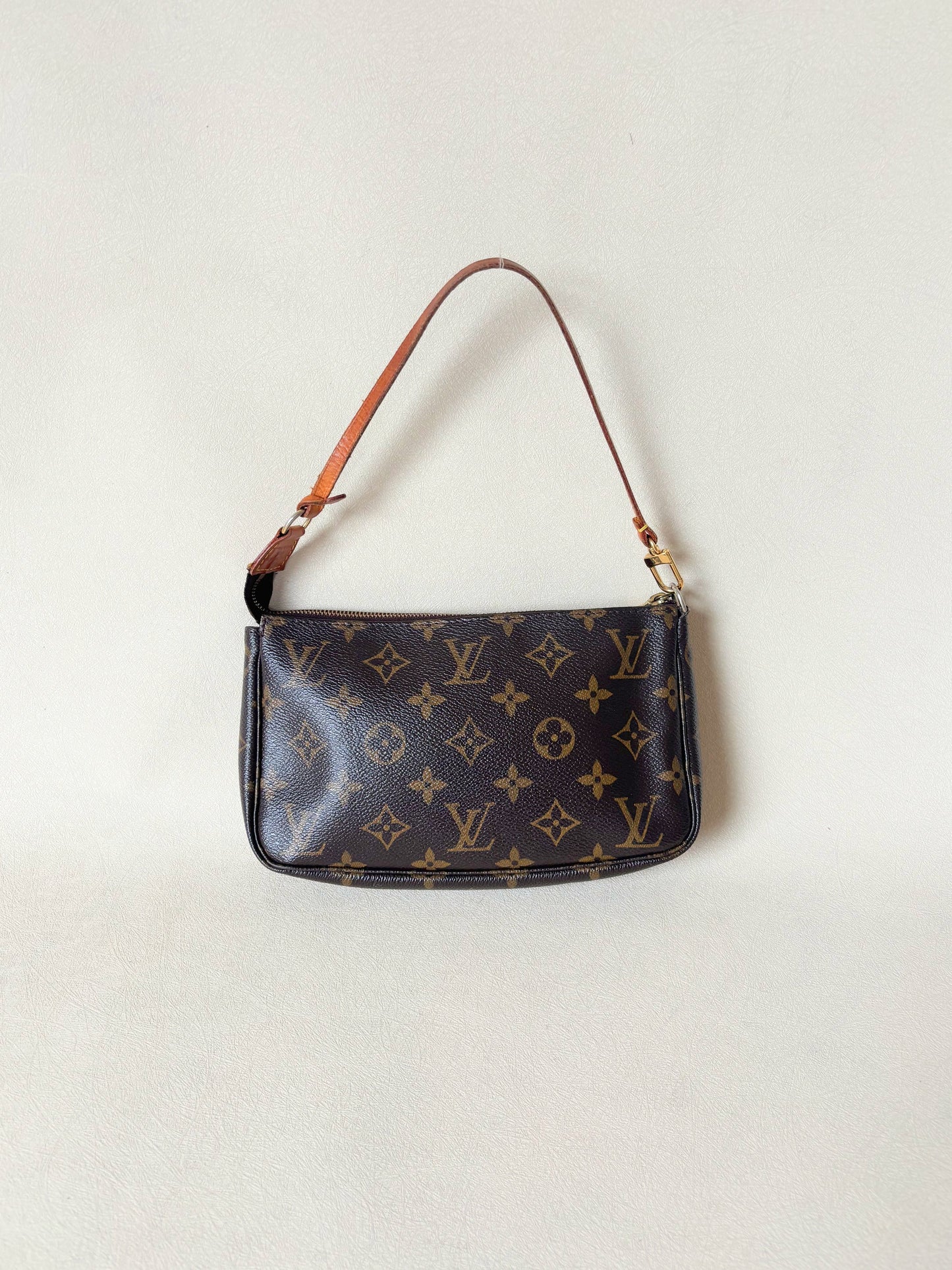 LOUIS VUITTON Pochette Accessoires