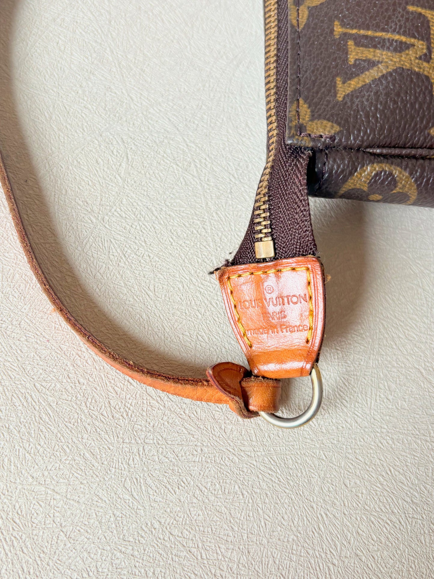 LOUIS VUITTON Pochette Accessoires