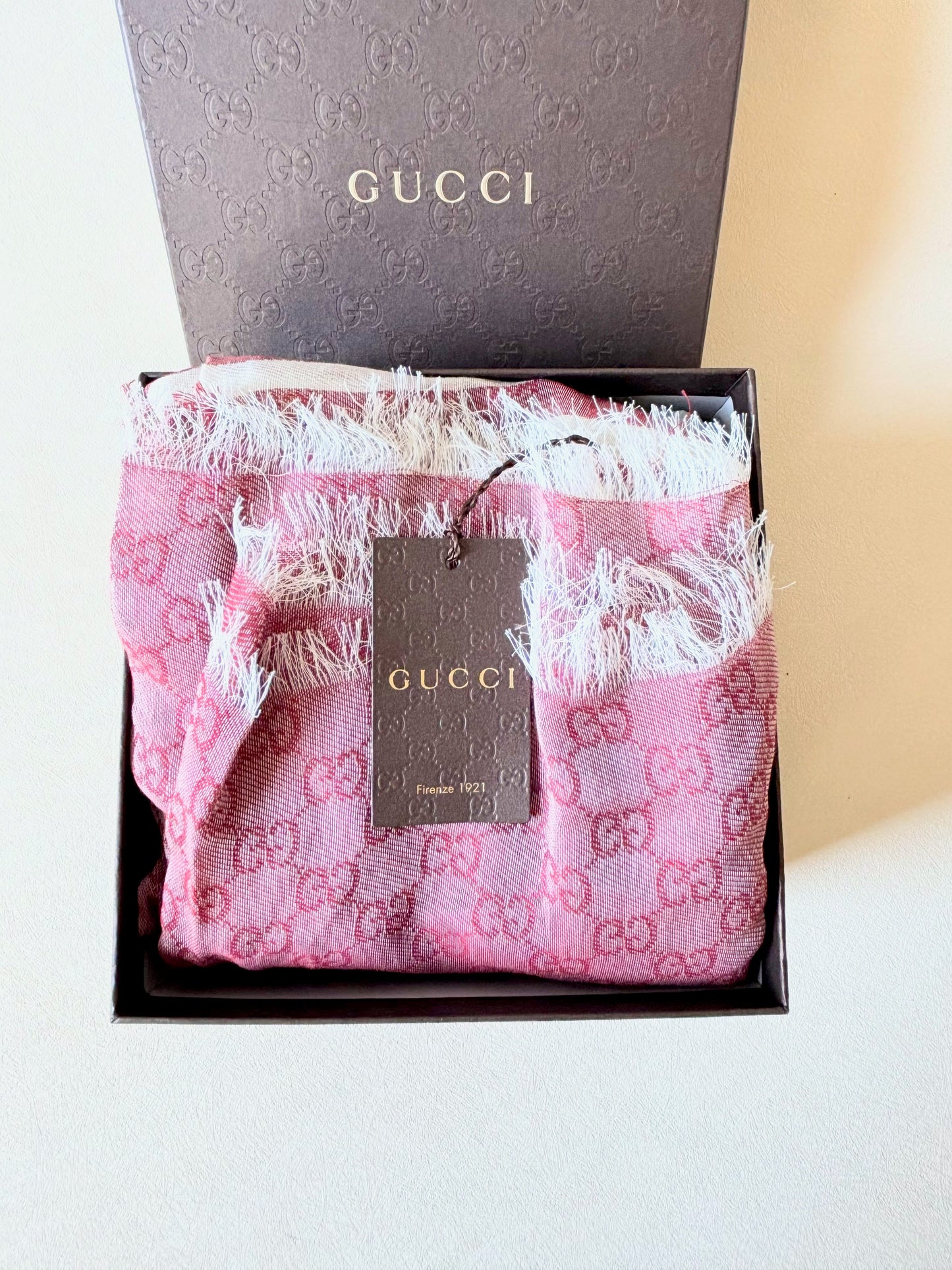 GUCCI Châle Maxi Carré