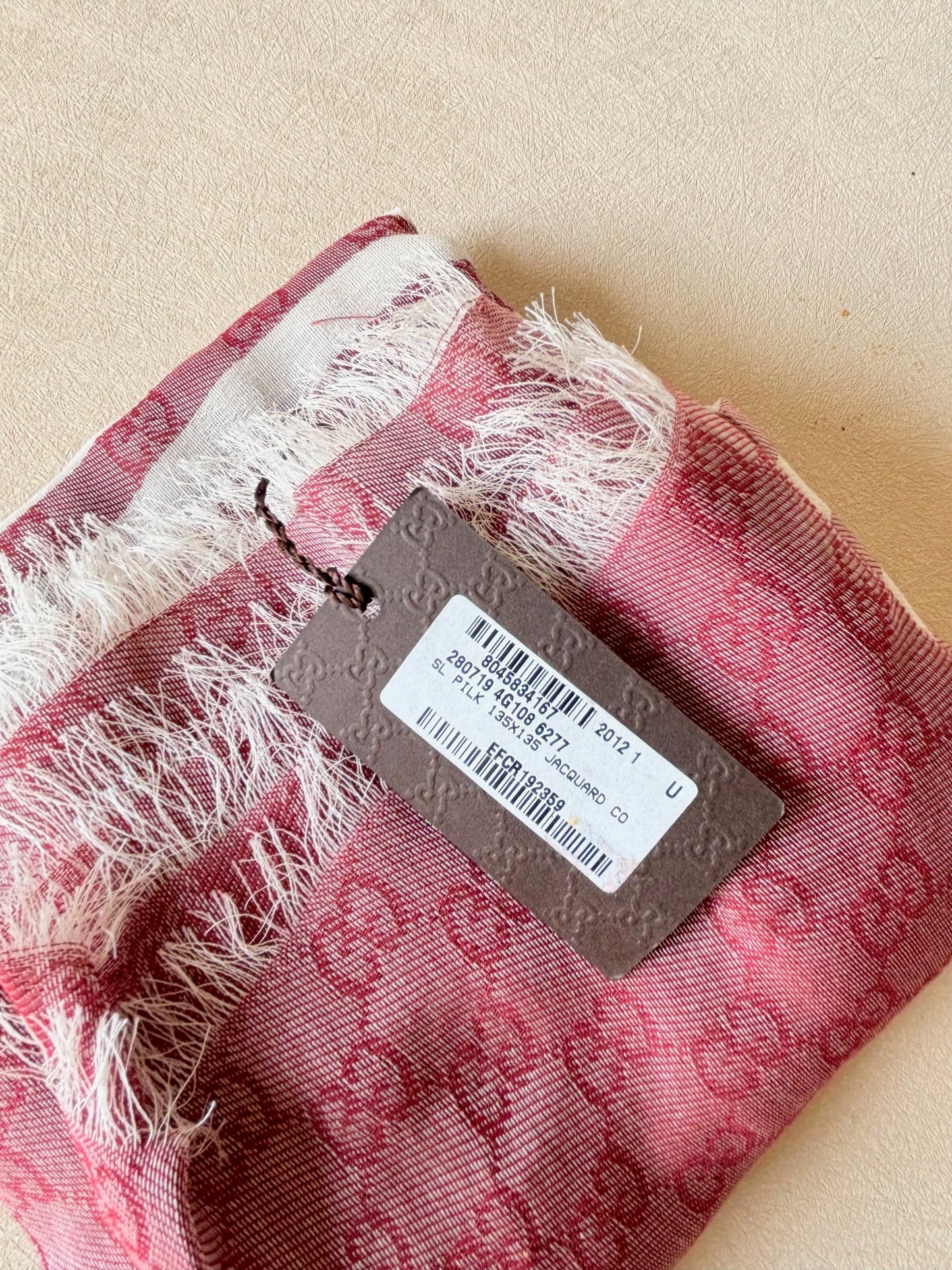 GUCCI Châle Maxi Carré