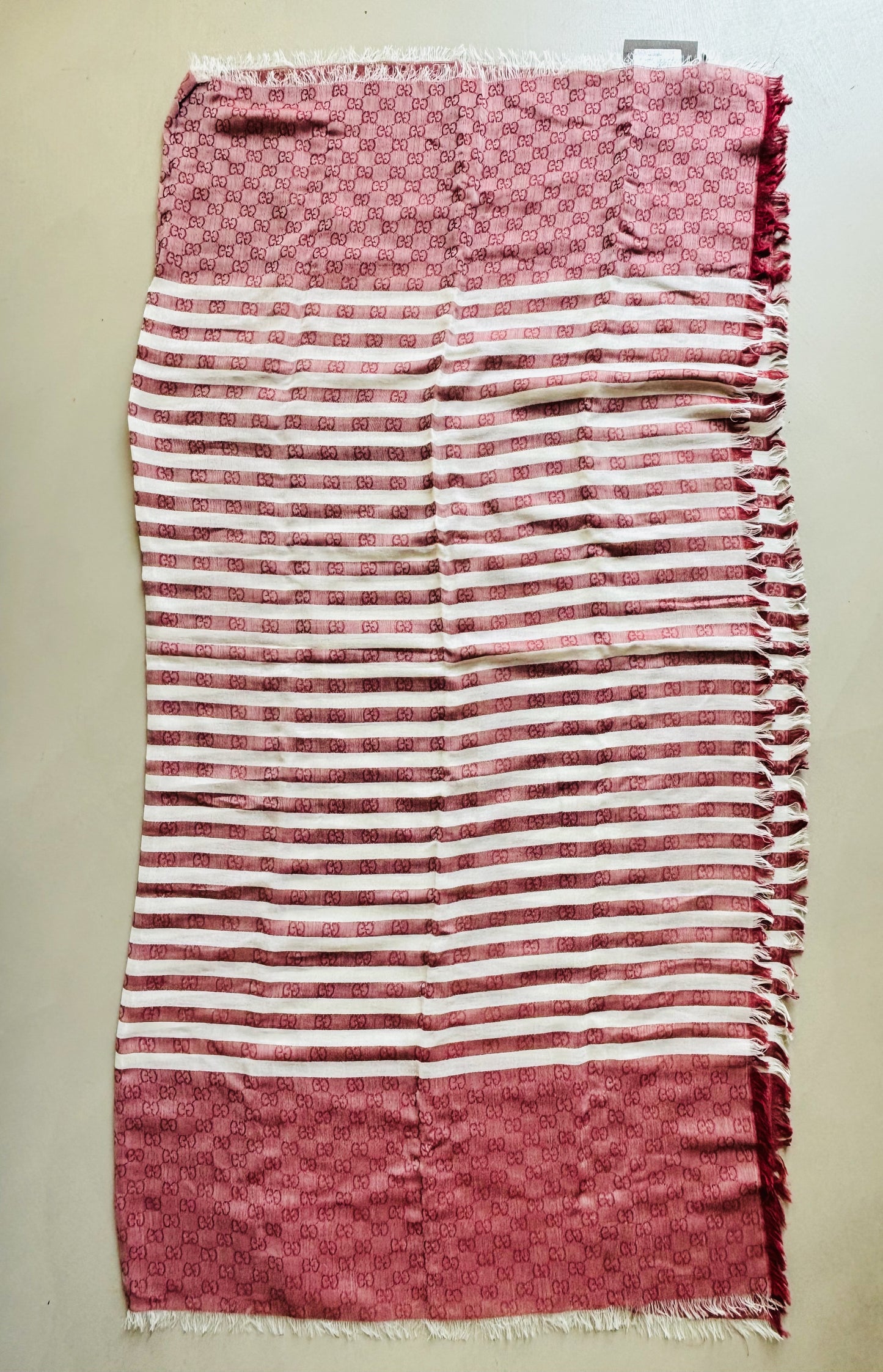 GUCCI Châle Maxi Carré