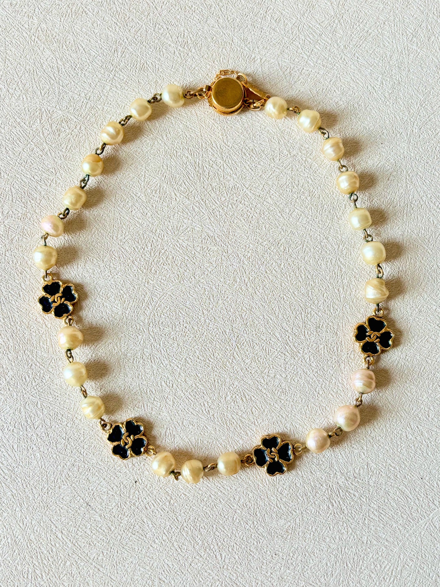 CHANEL Collier Perles et Trèfles