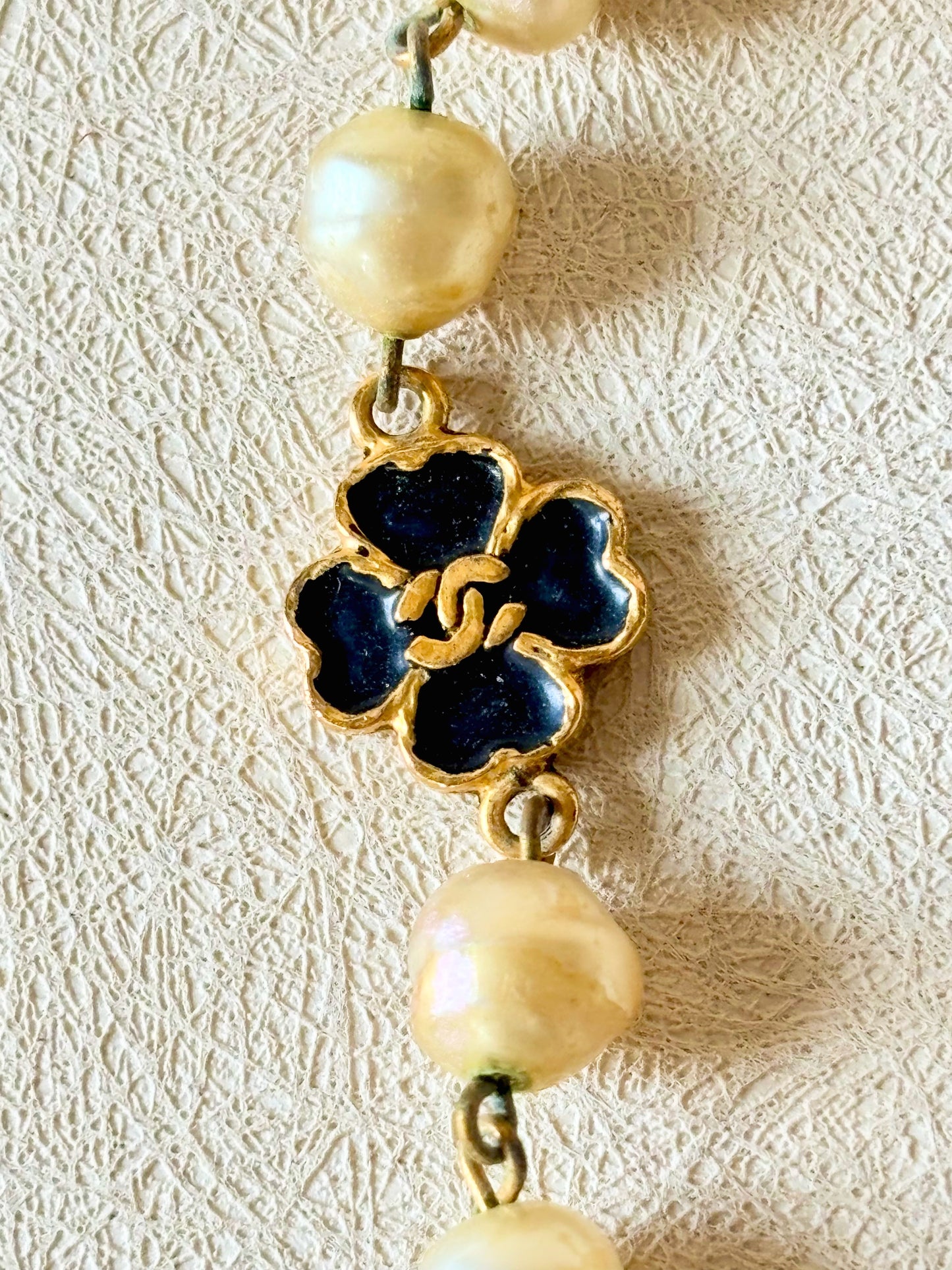 CHANEL Collier Perles et Trèfles