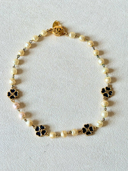 CHANEL Collier Perles et Trèfles