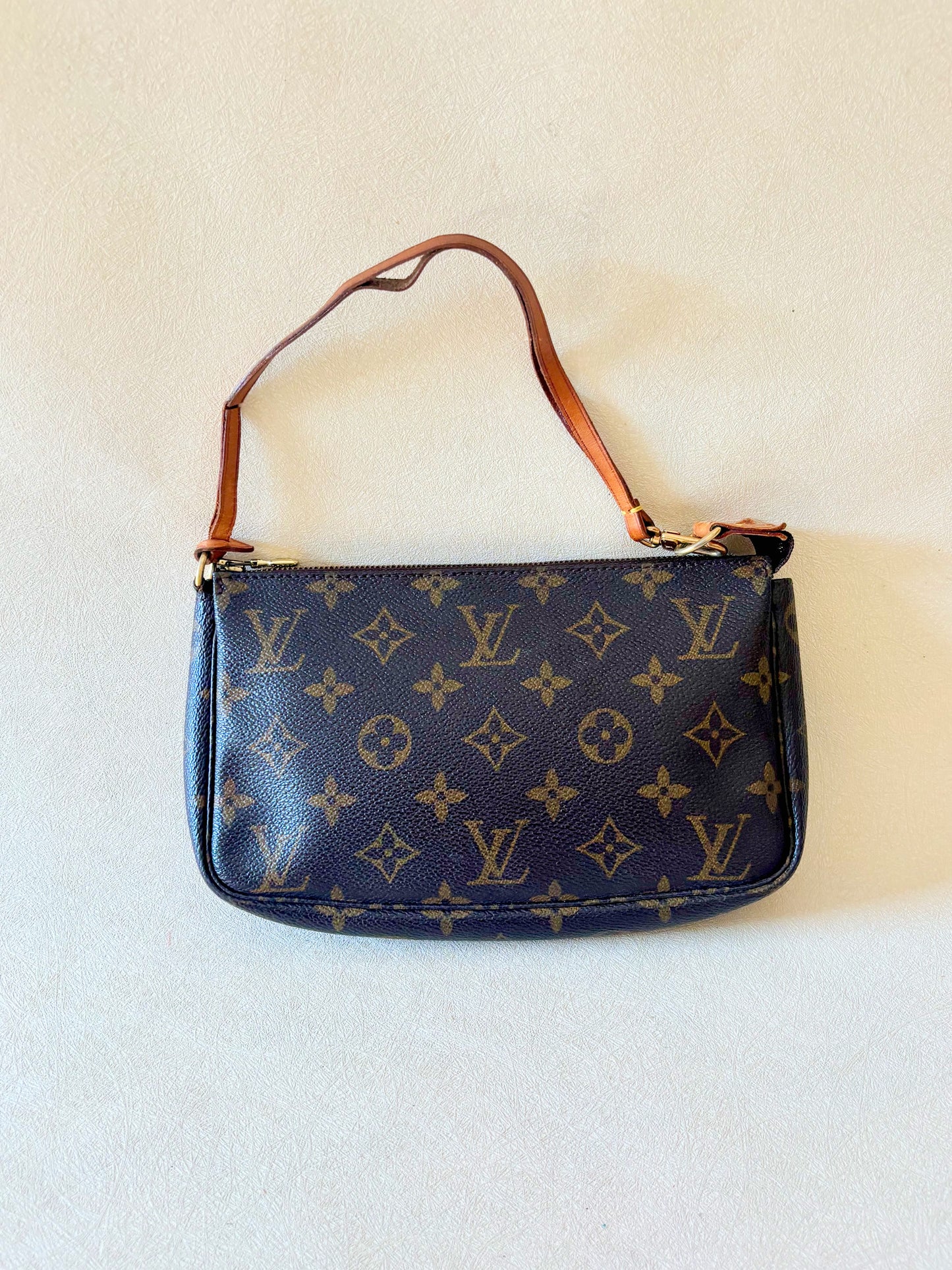 LOUIS VUITTON Pochette Accessoires