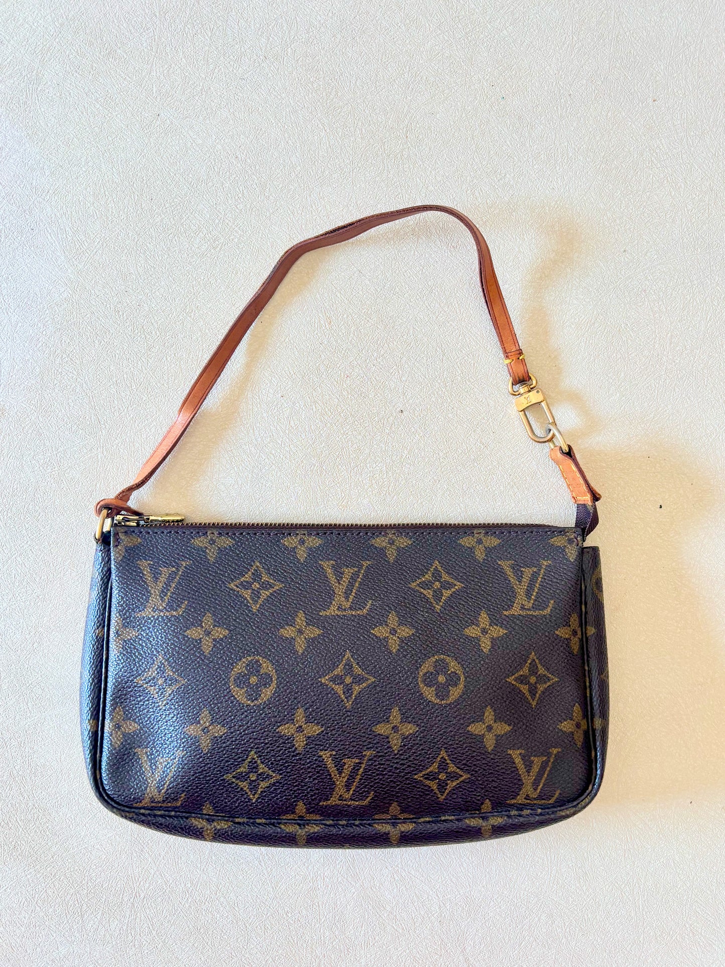 LOUIS VUITTON Pochette Accessoires
