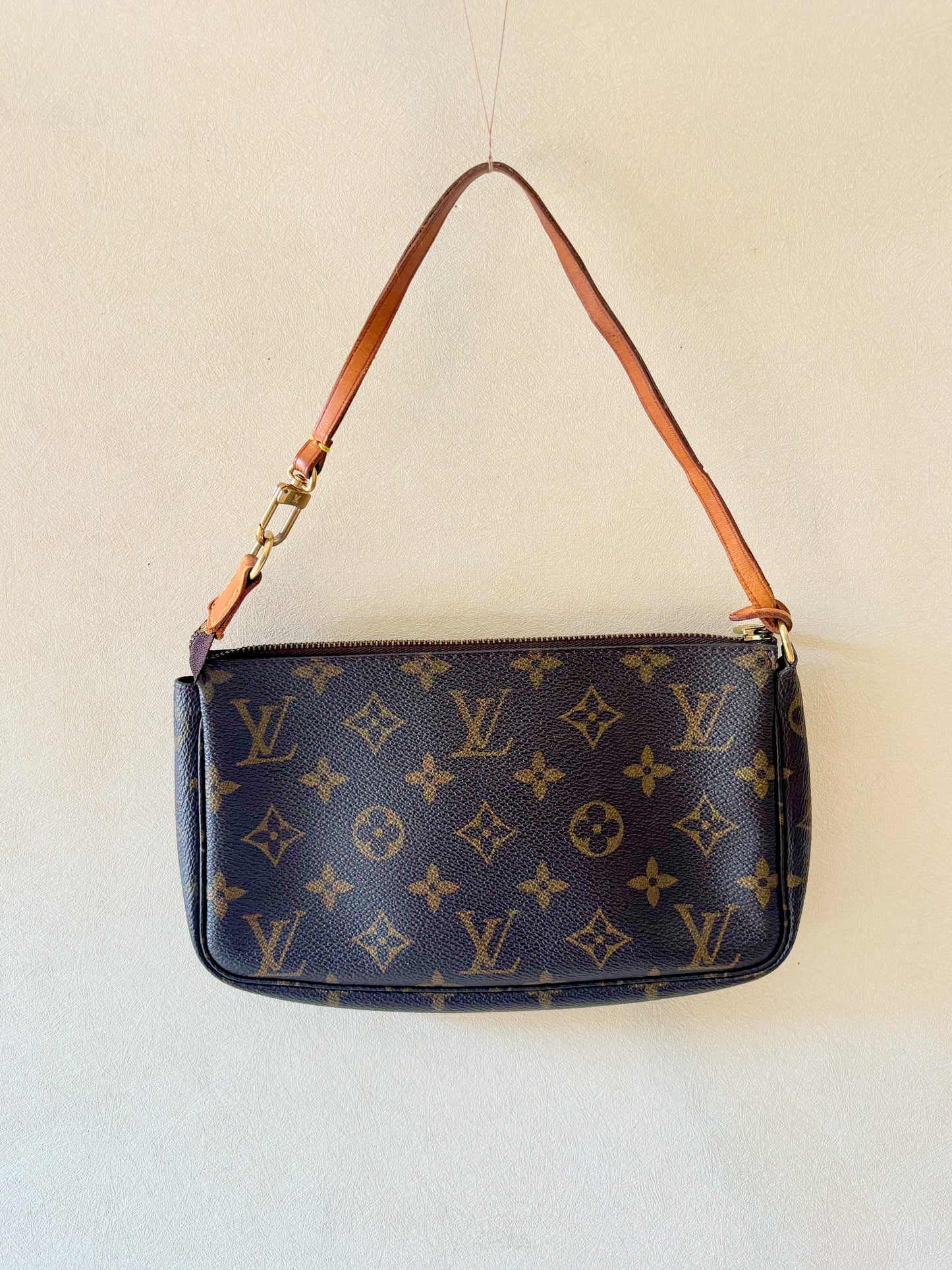 LOUIS VUITTON Pochette Accessoires